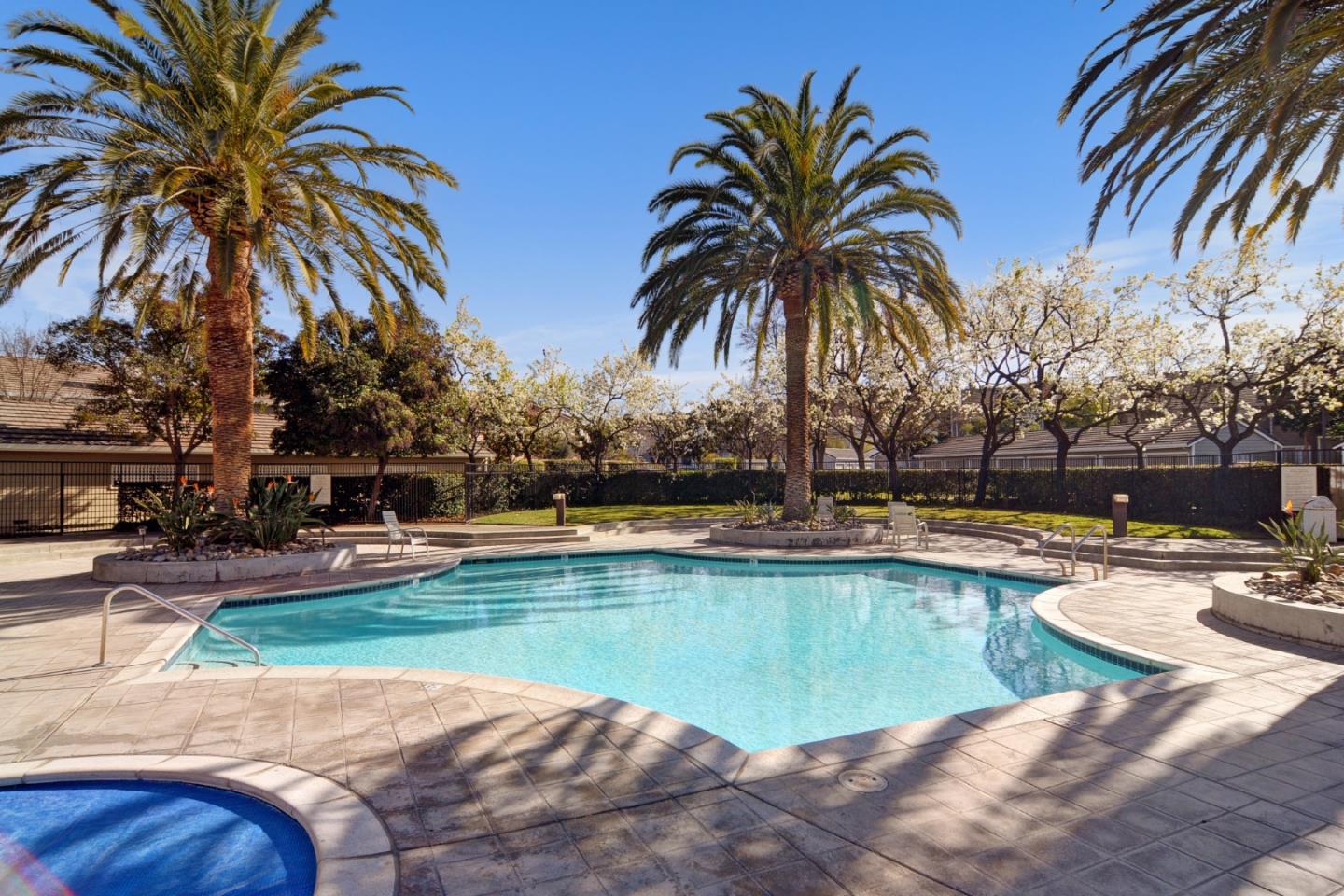 5958 Bridgeport Lake WAY