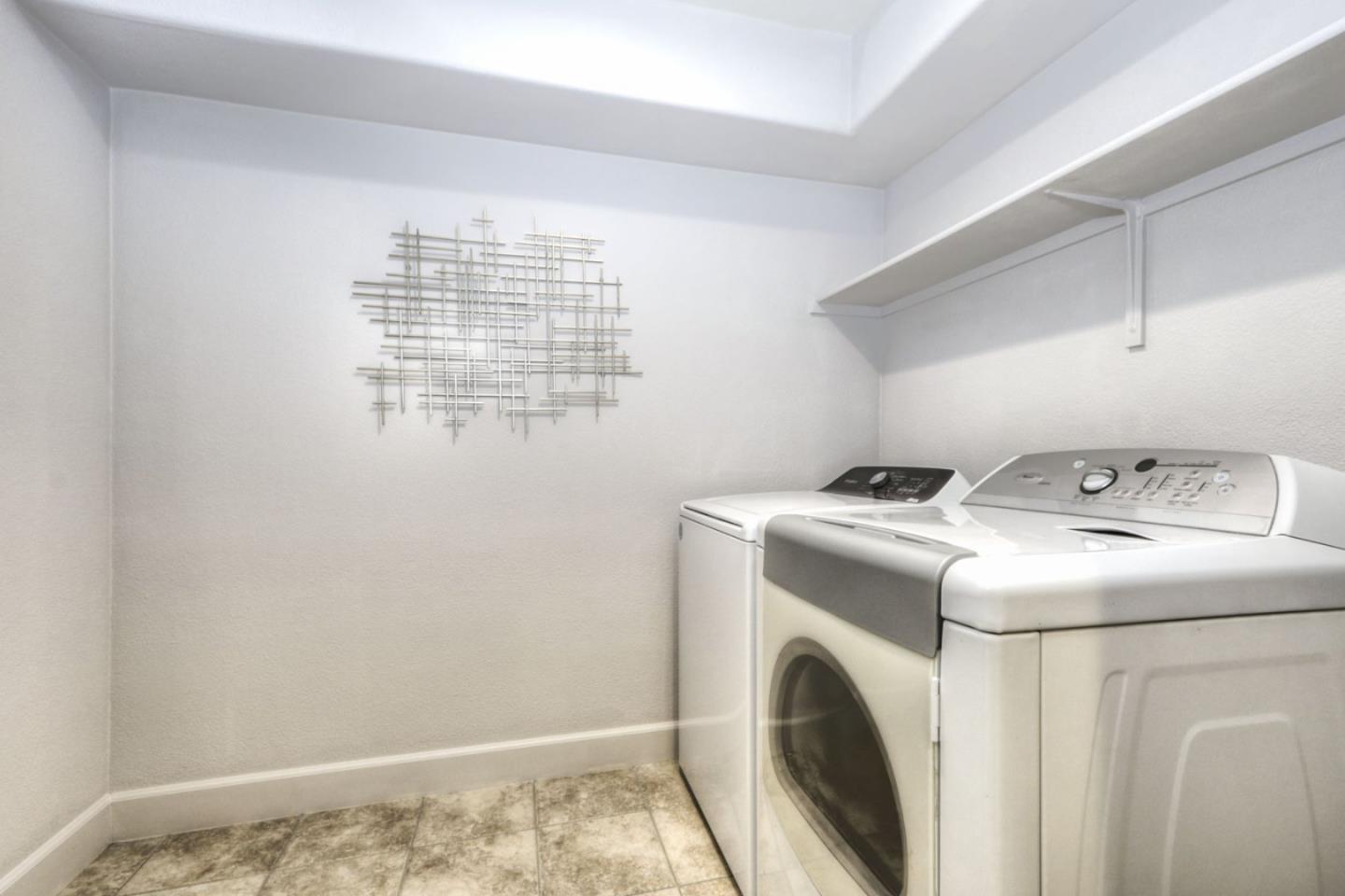 806 Mente Linda LOOP