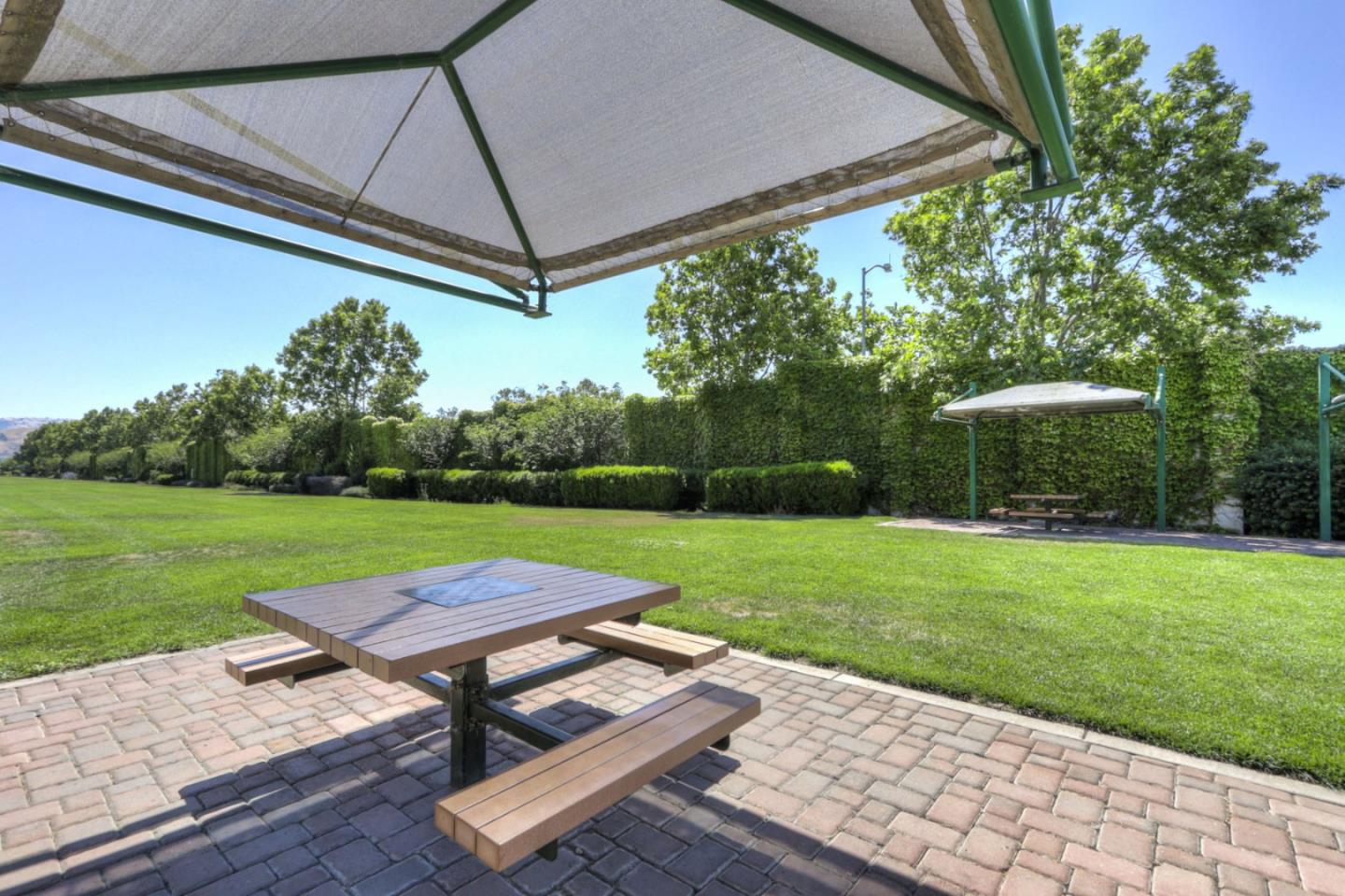 806 Mente Linda LOOP