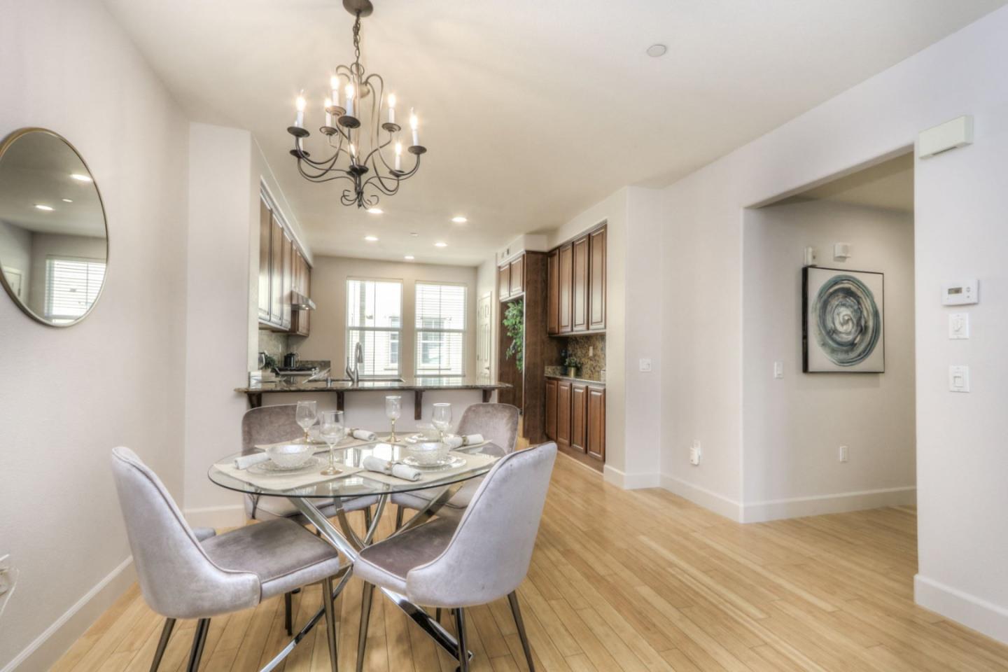 806 Mente Linda LOOP