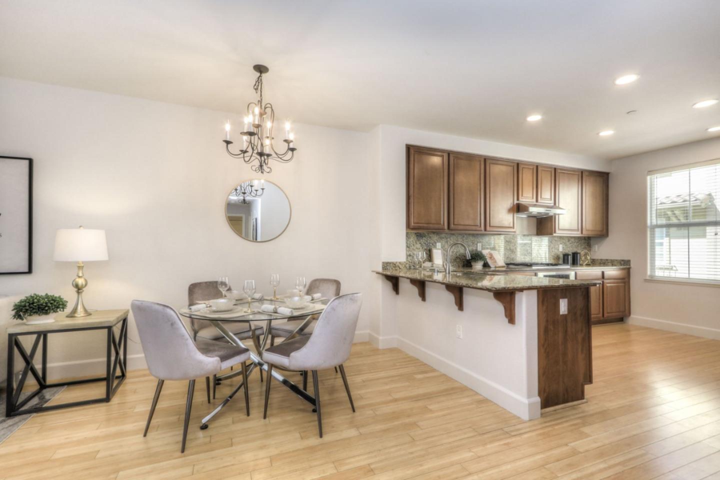 806 Mente Linda LOOP