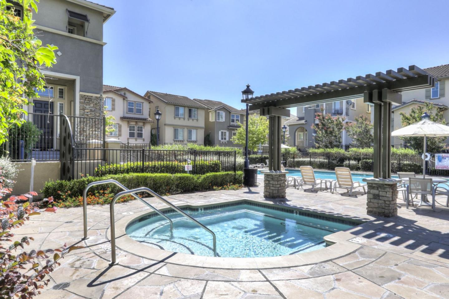 806 Mente Linda LOOP