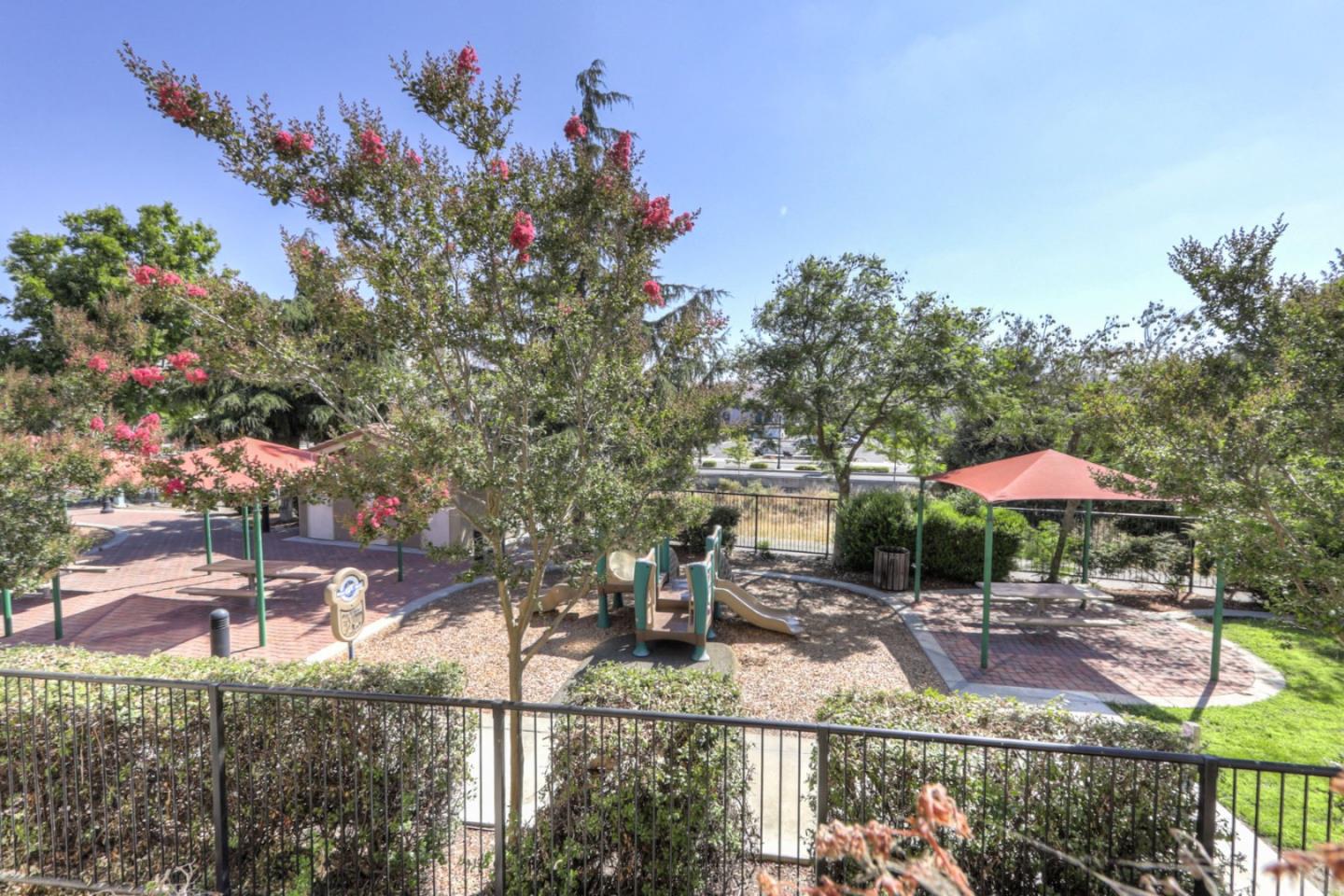 806 Mente Linda LOOP