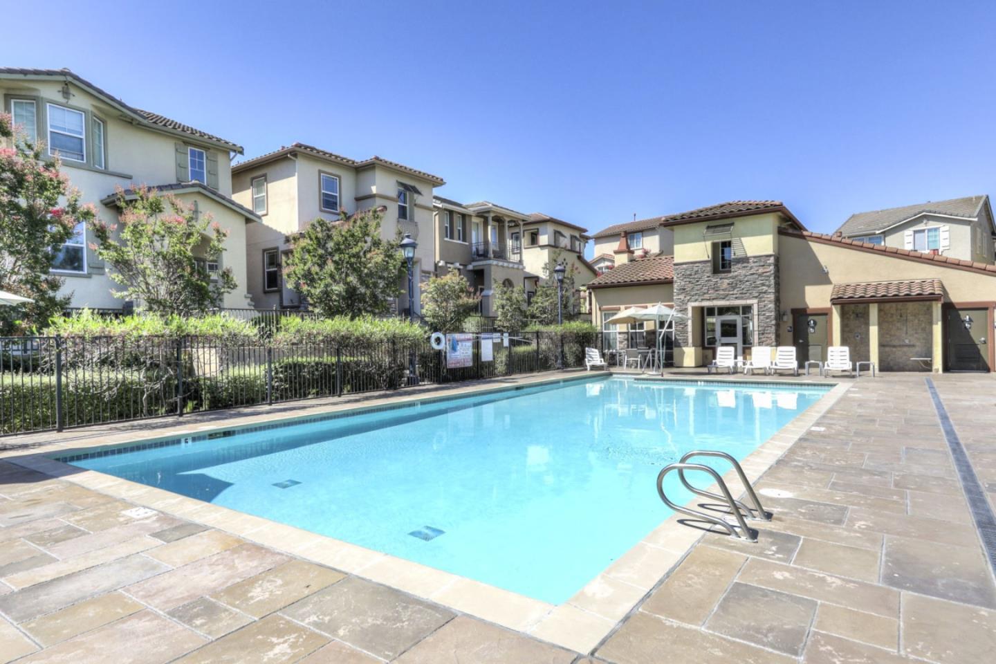 806 Mente Linda LOOP