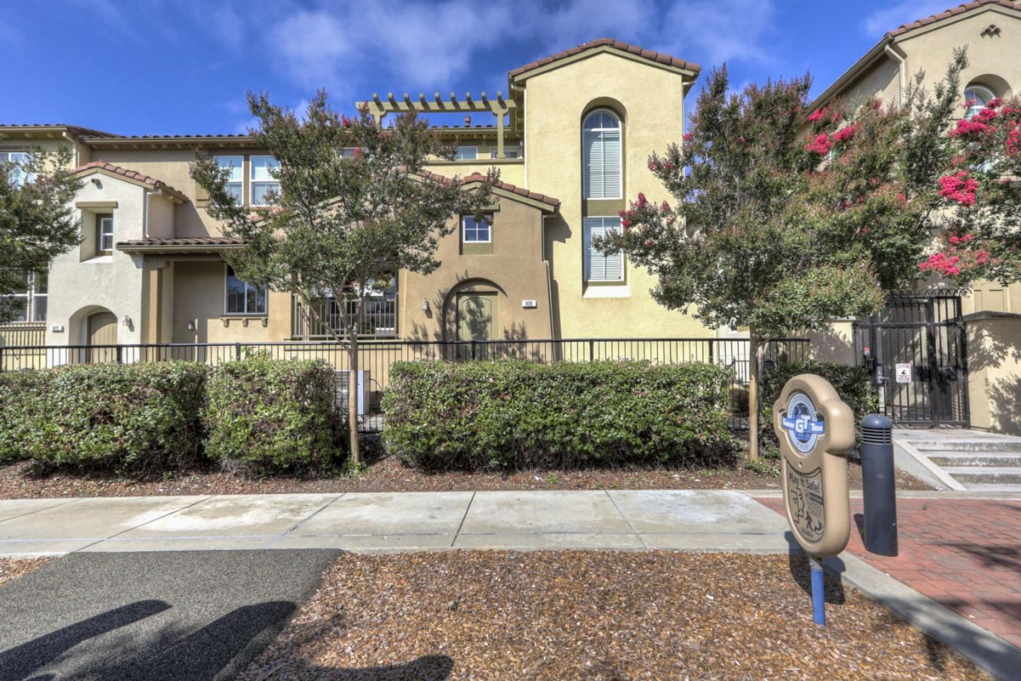 806 Mente Linda LOOP