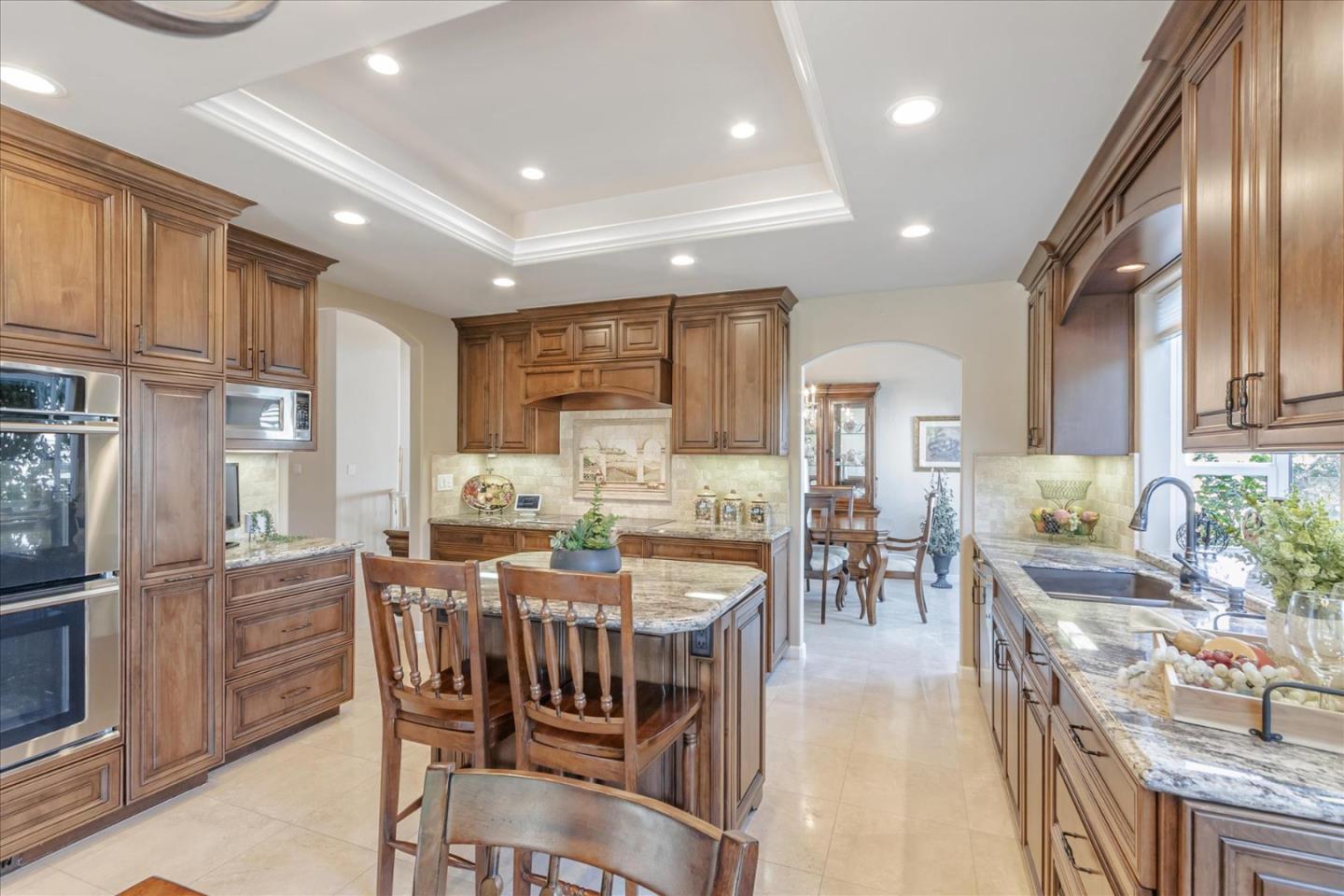 1084 Queensbridge CT