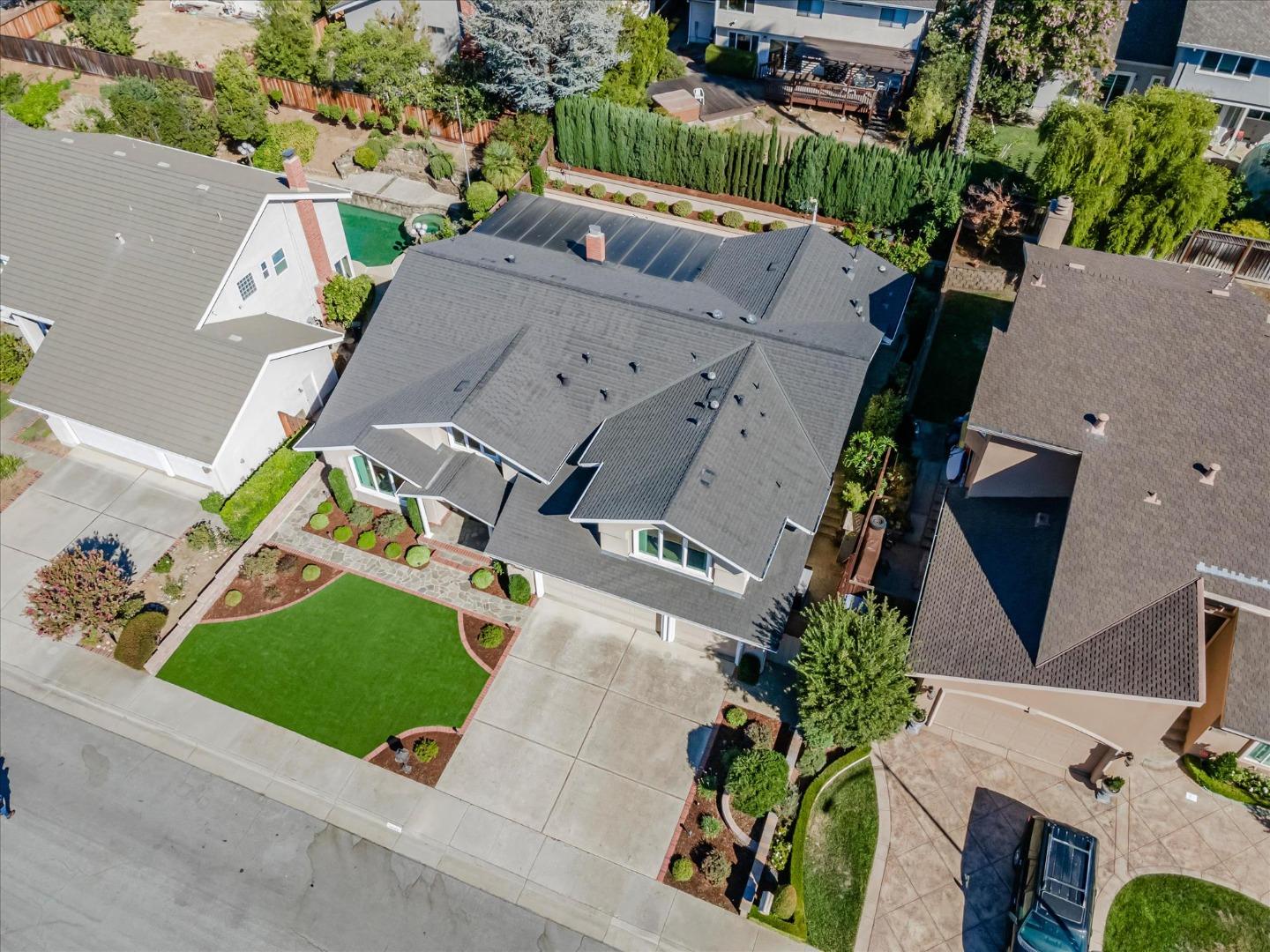 1084 Queensbridge CT