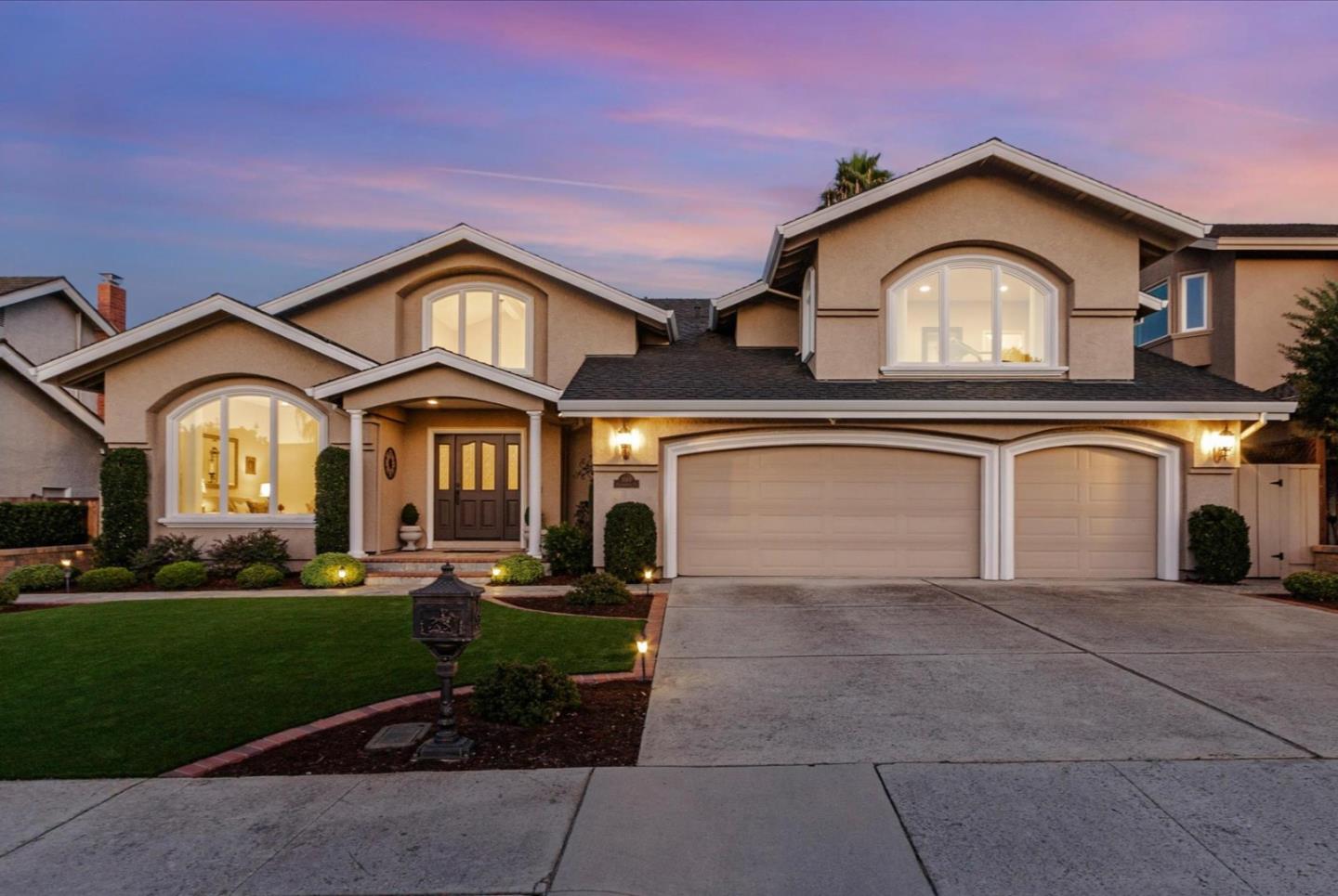 1084 Queensbridge CT