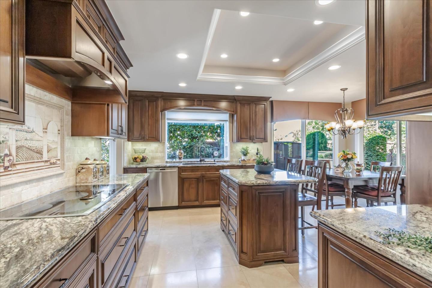 1084 Queensbridge CT