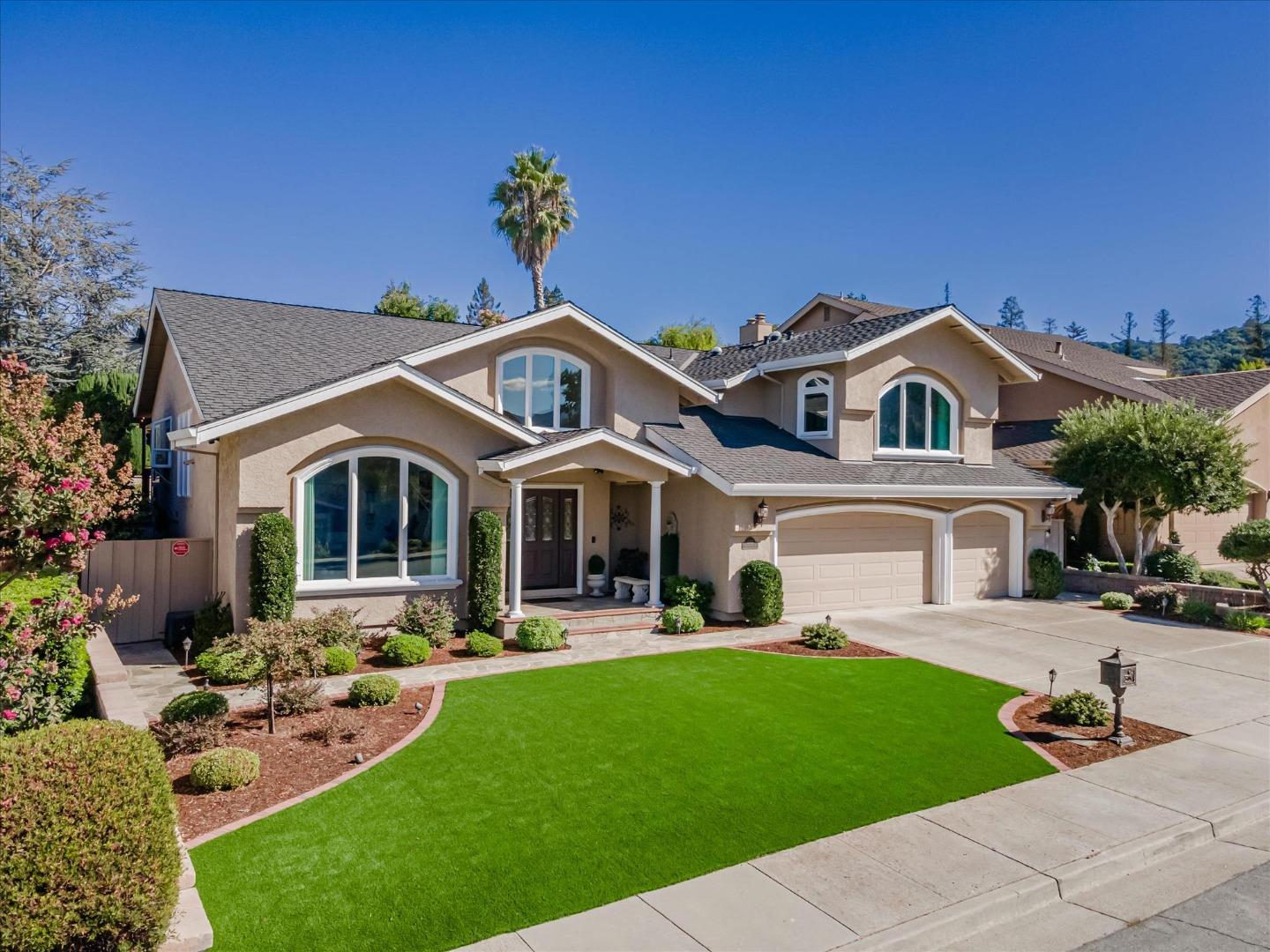 1084 Queensbridge CT