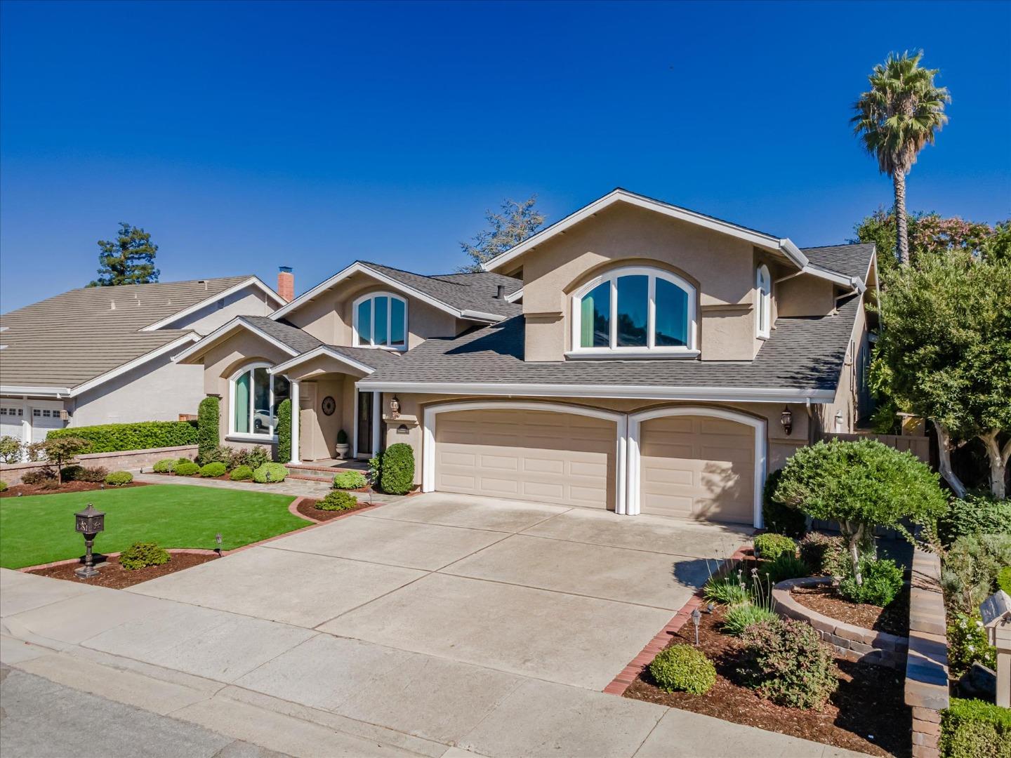 1084 Queensbridge CT