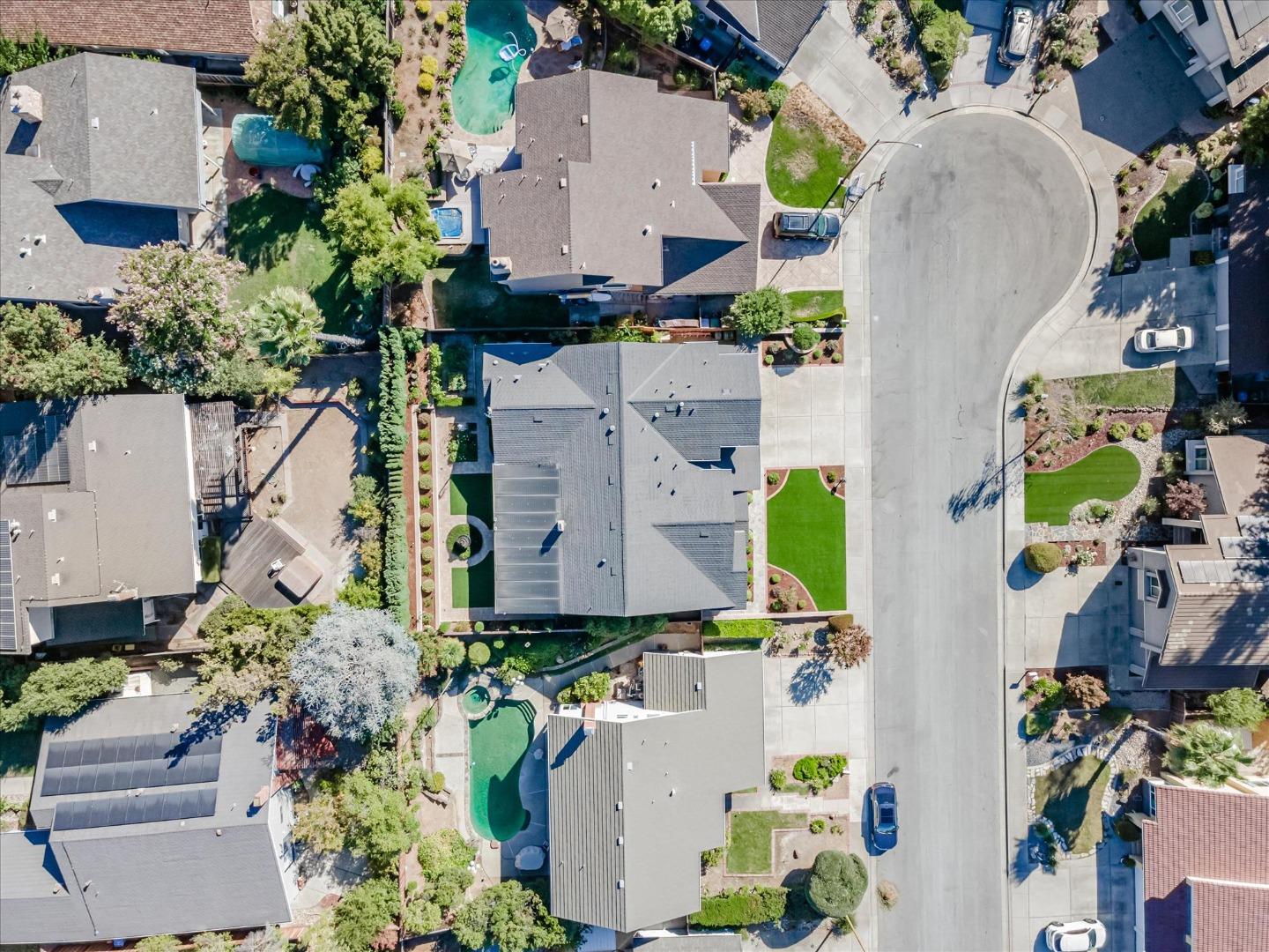 1084 Queensbridge CT