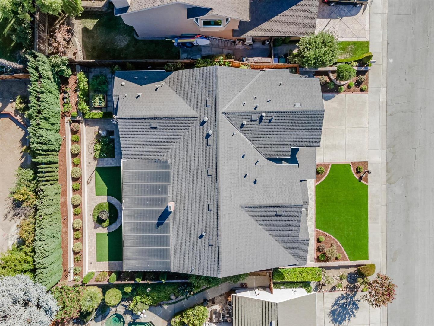 1084 Queensbridge CT