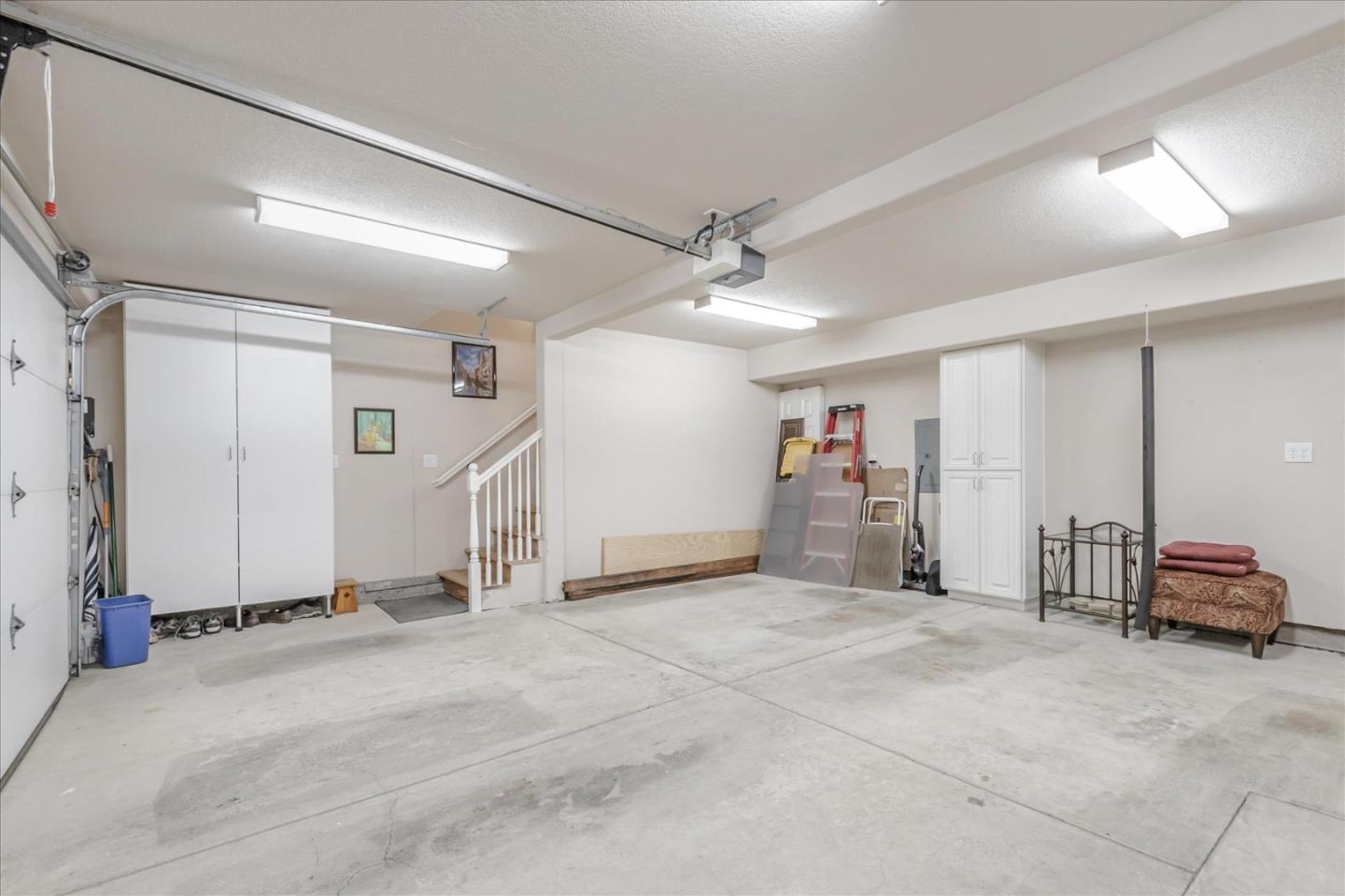 1084 Queensbridge CT