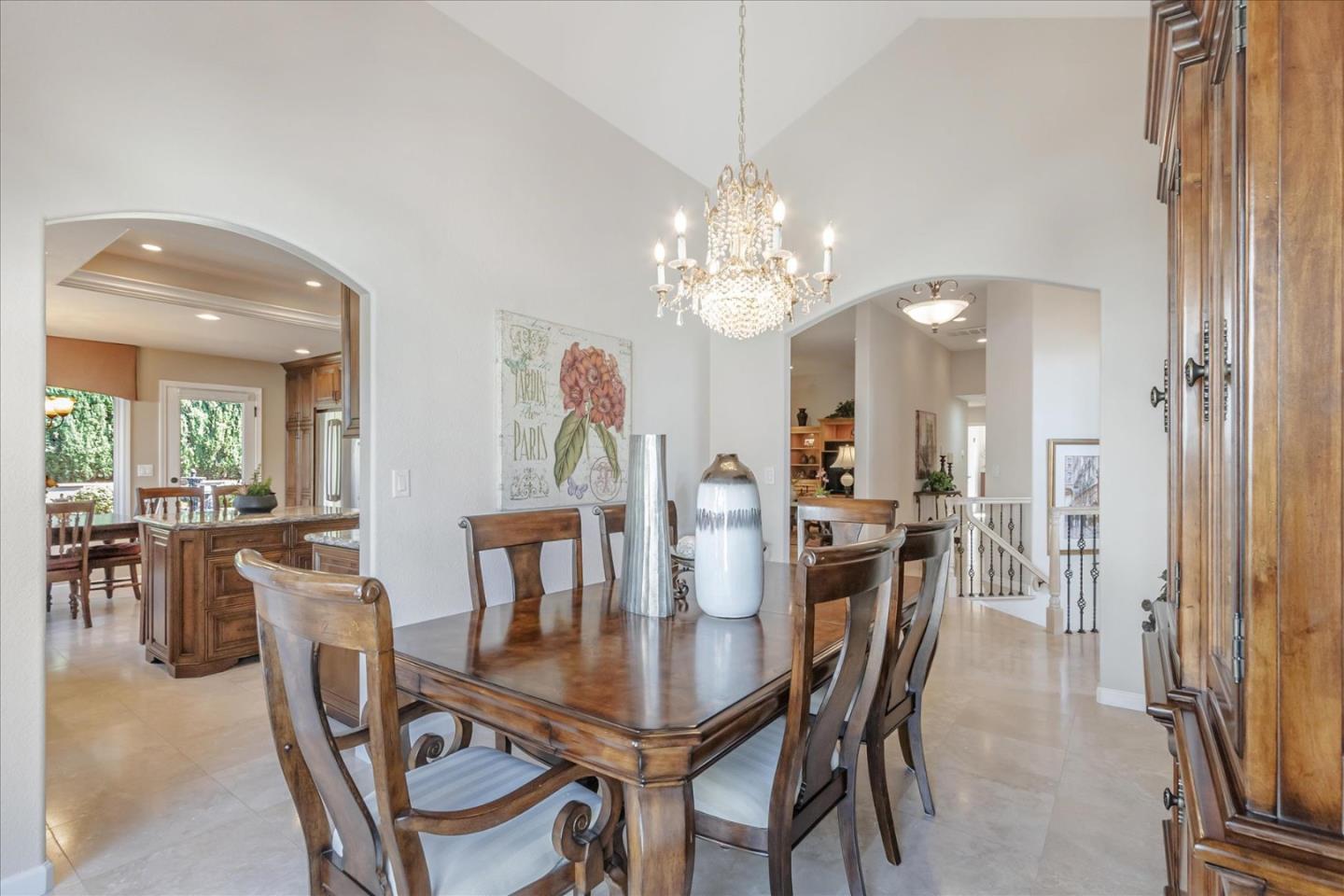 1084 Queensbridge CT