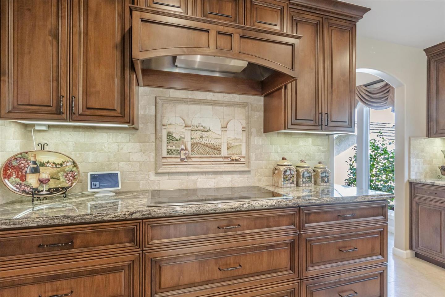 1084 Queensbridge CT