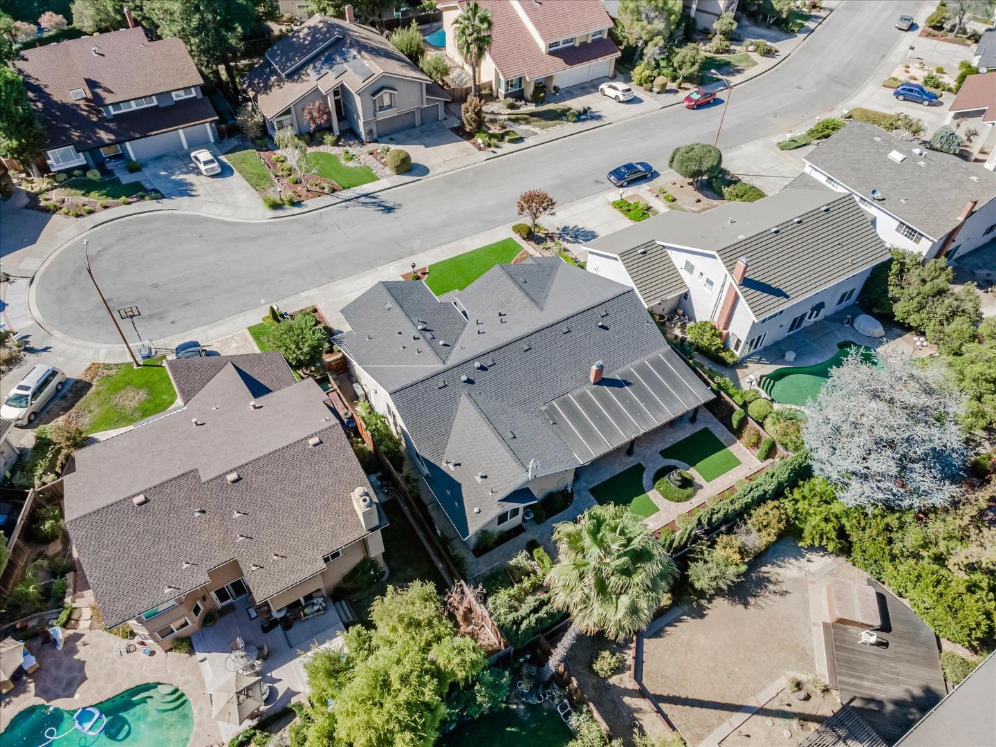 1084 Queensbridge CT