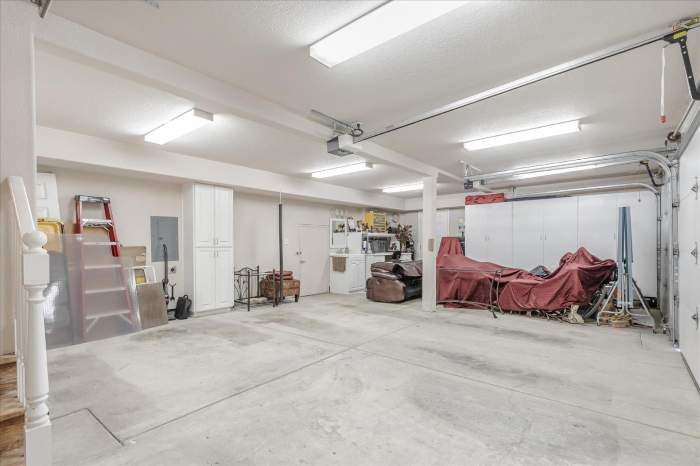 1084 Queensbridge CT