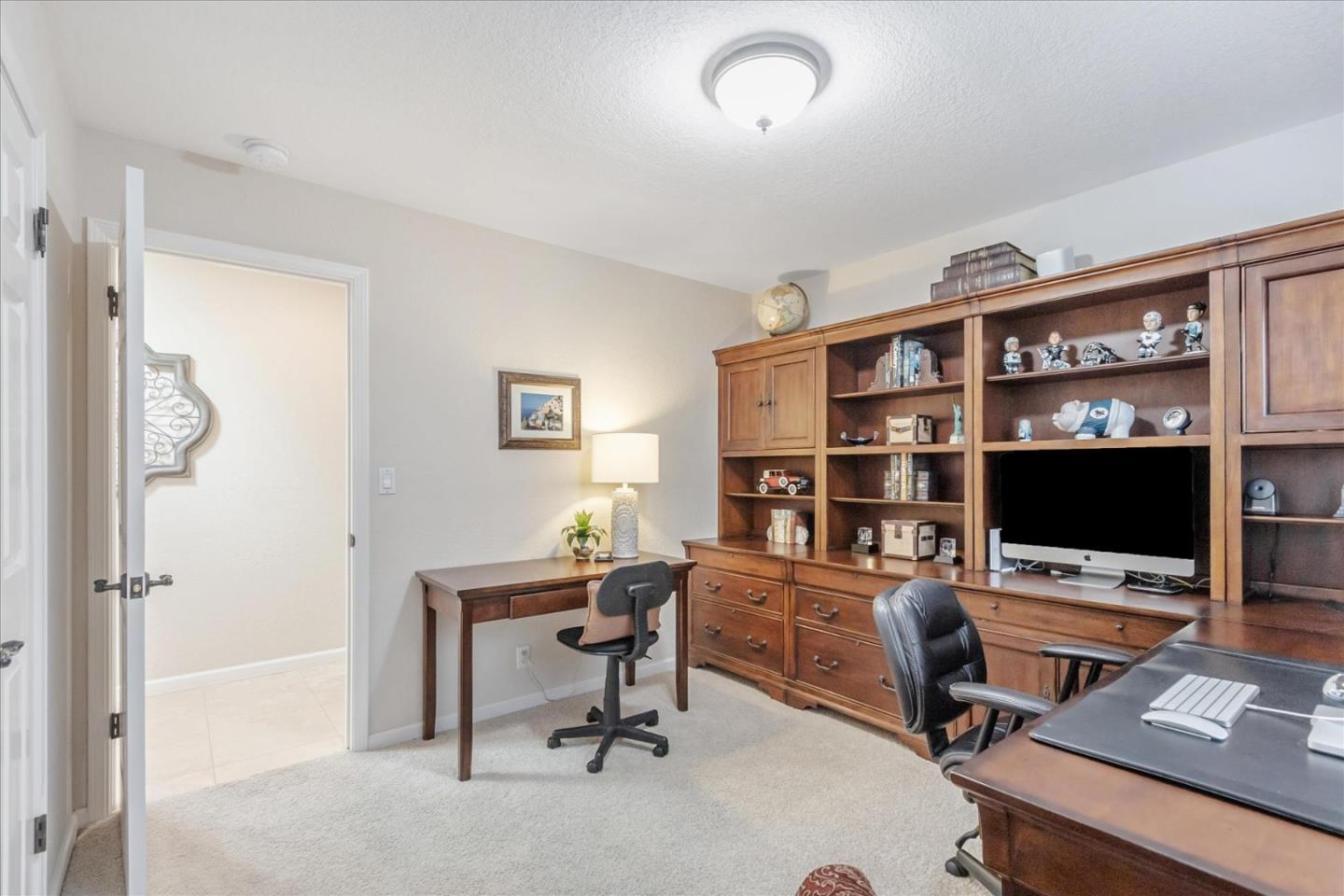 1084 Queensbridge CT