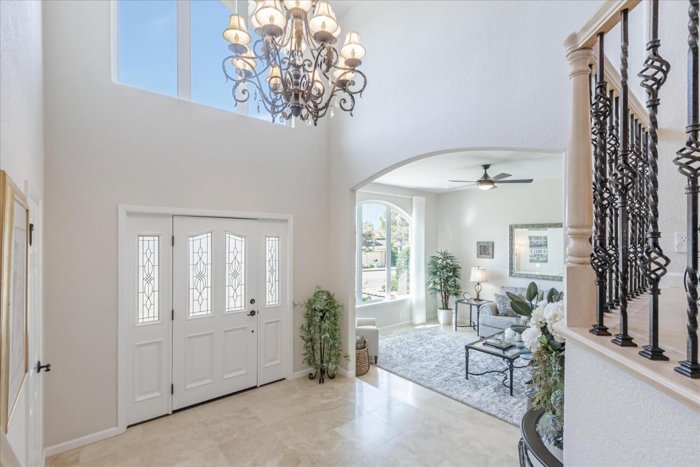 1084 Queensbridge CT