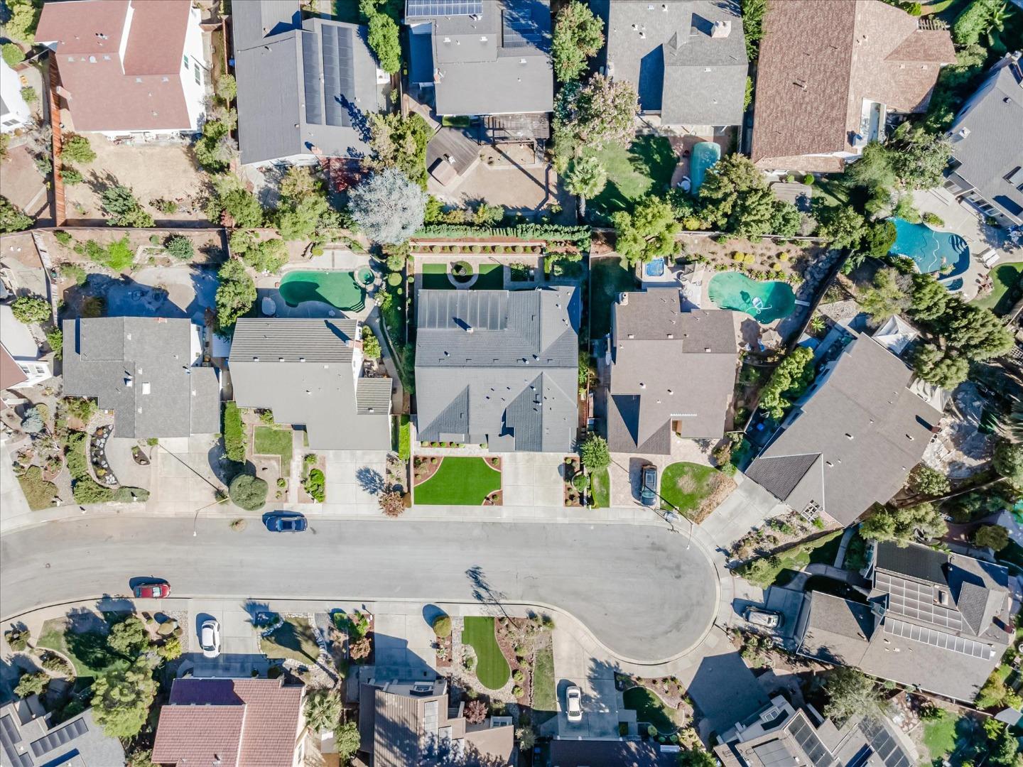 1084 Queensbridge CT