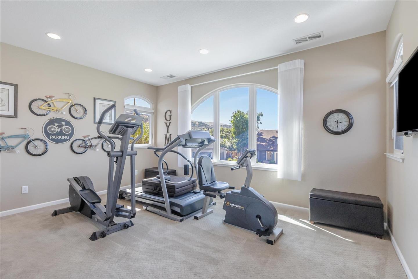 1084 Queensbridge CT