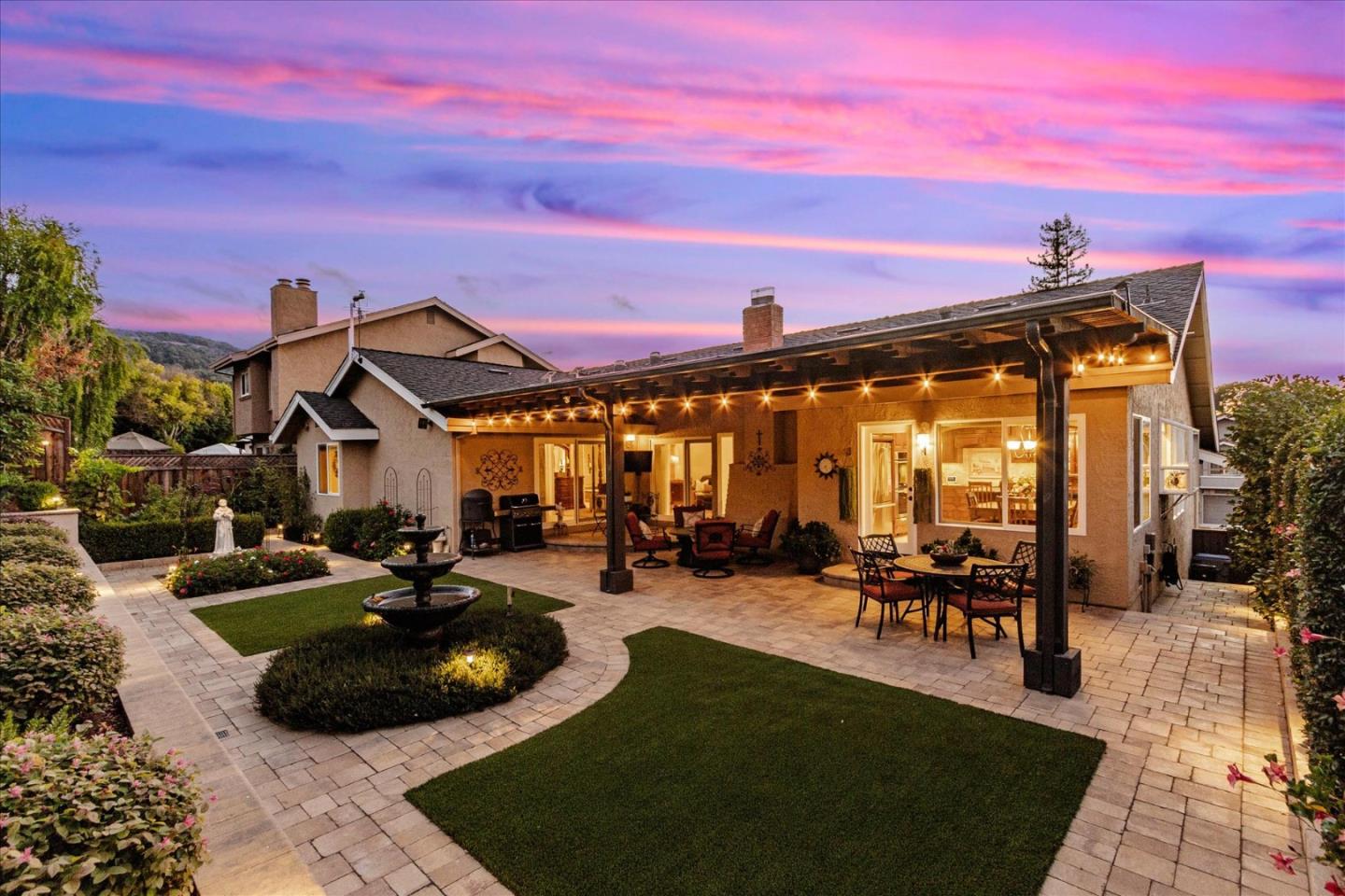 1084 Queensbridge CT