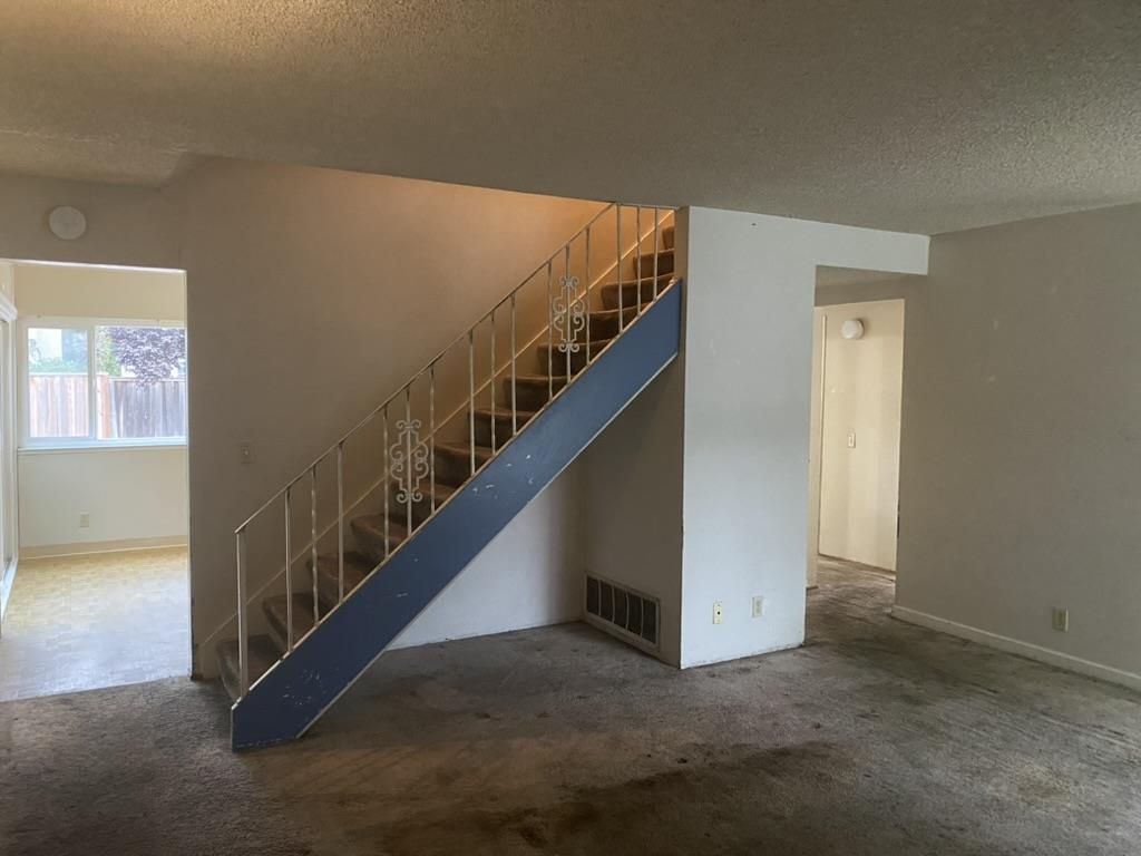 349 Henderson DR
