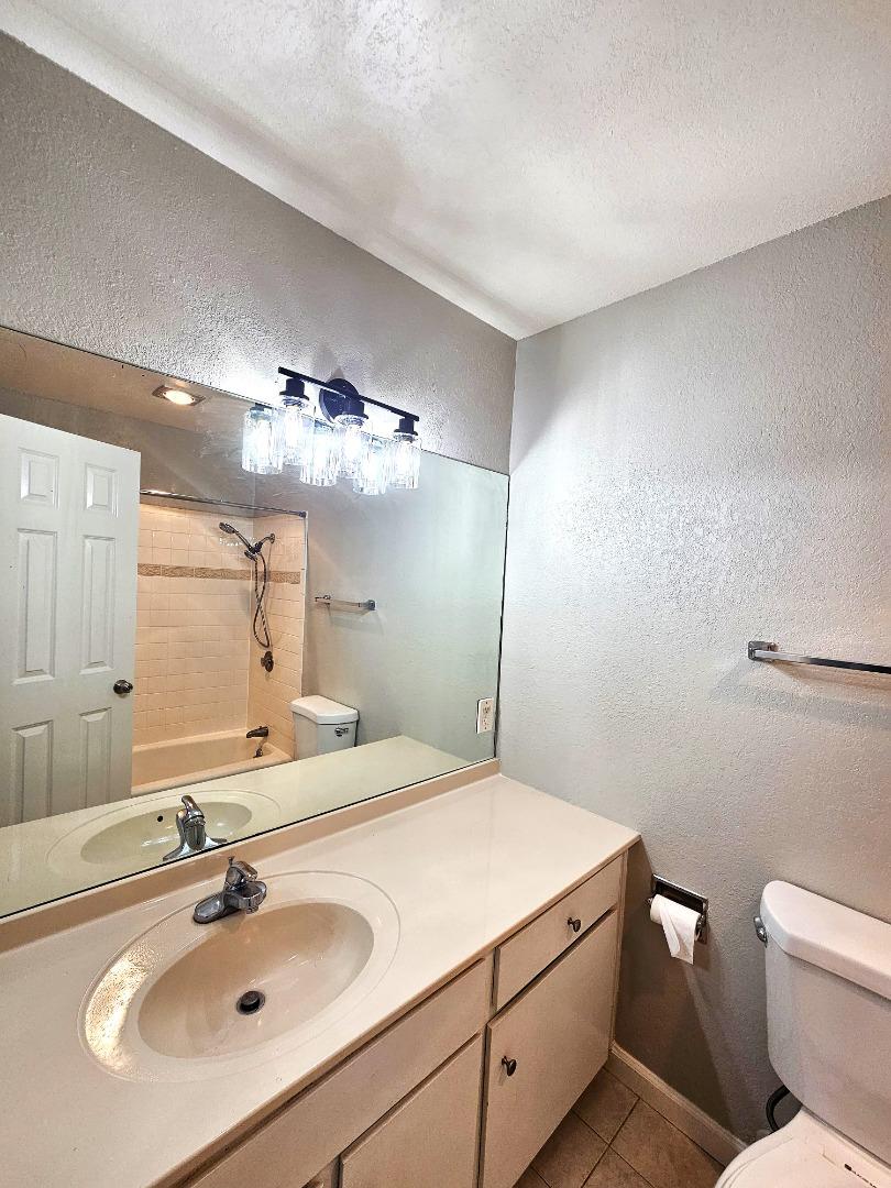 1191 Compass LN 108