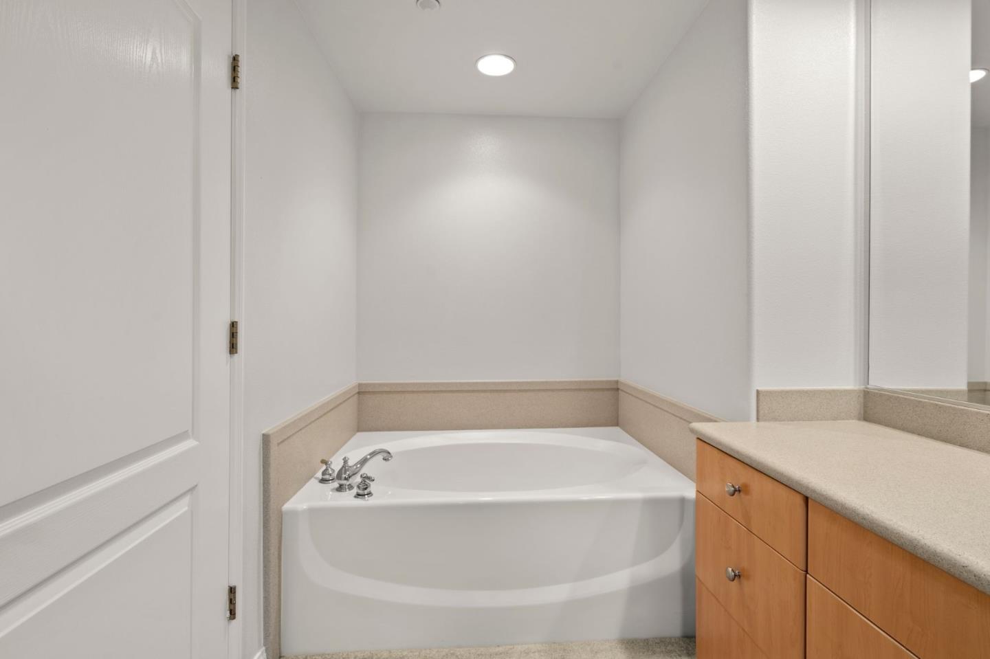 130 E San Fernando ST 514