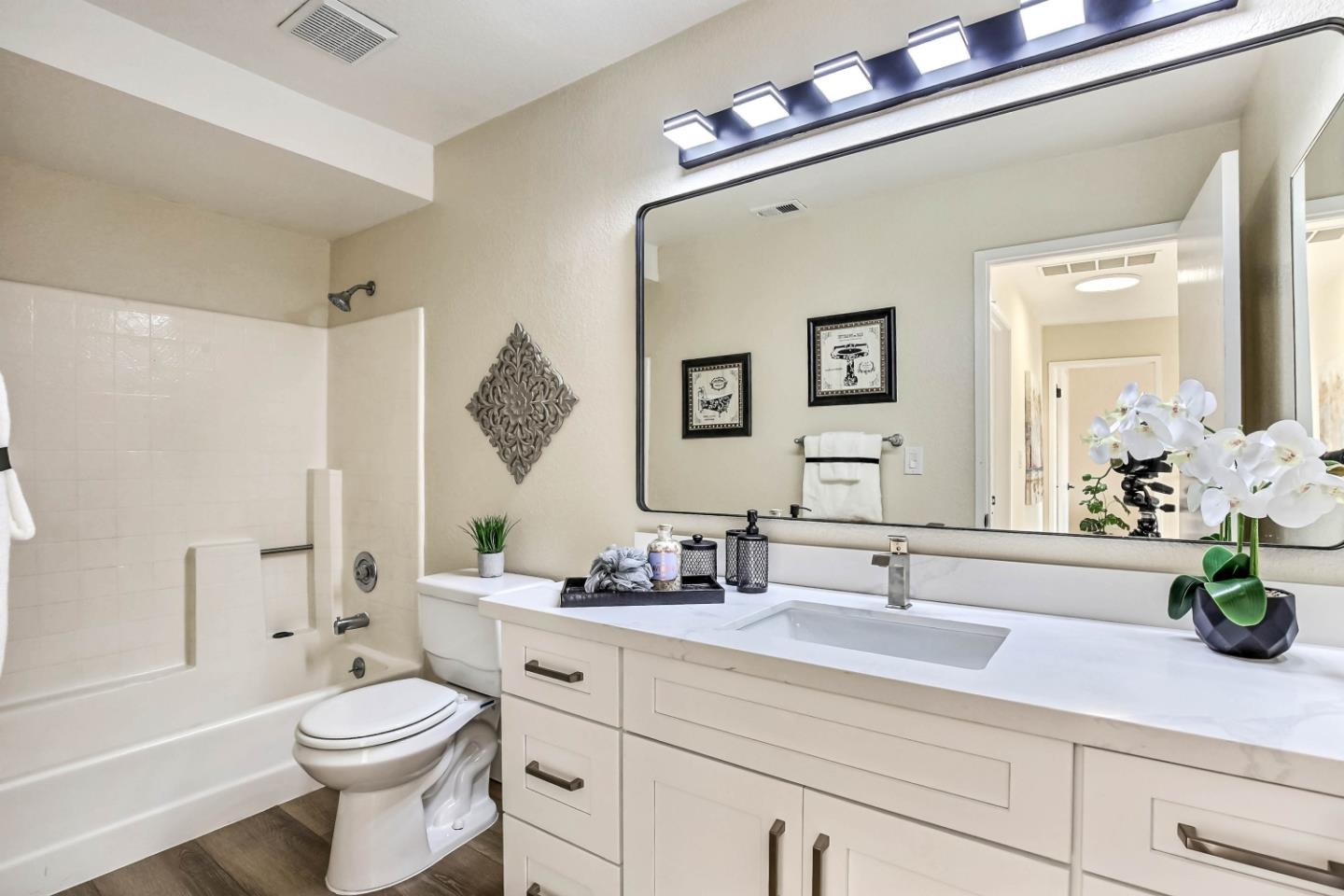 7229 Sleepy Creek DR