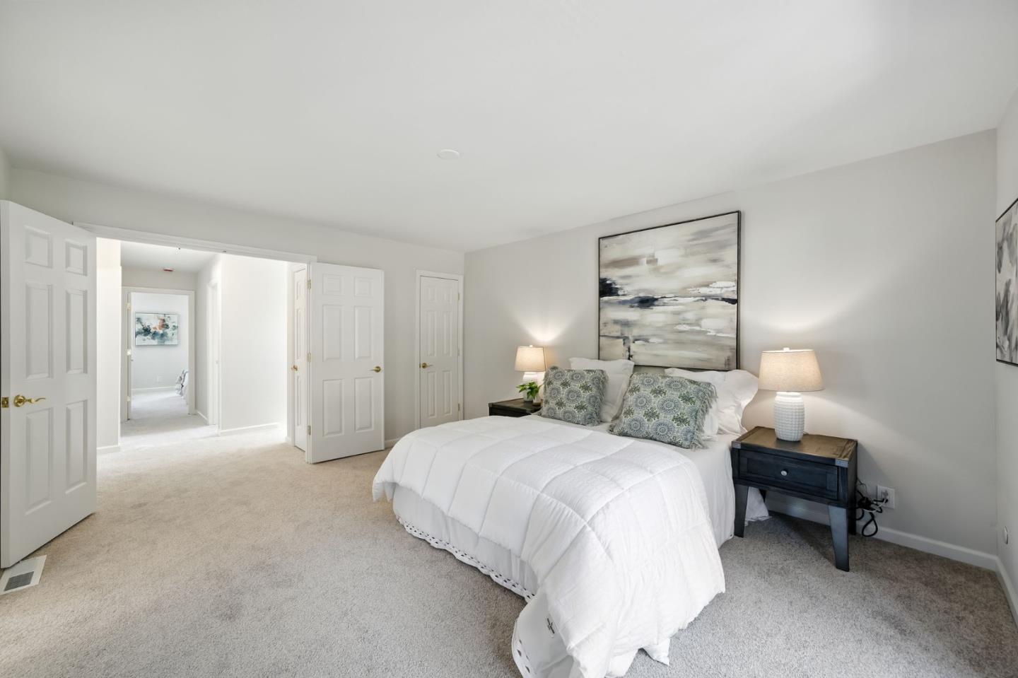 910 Foothill Drive