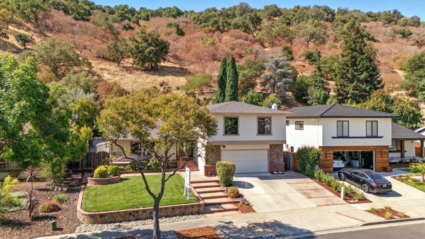 910 Foothill Drive