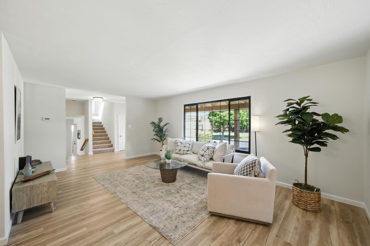 910 Foothill Drive