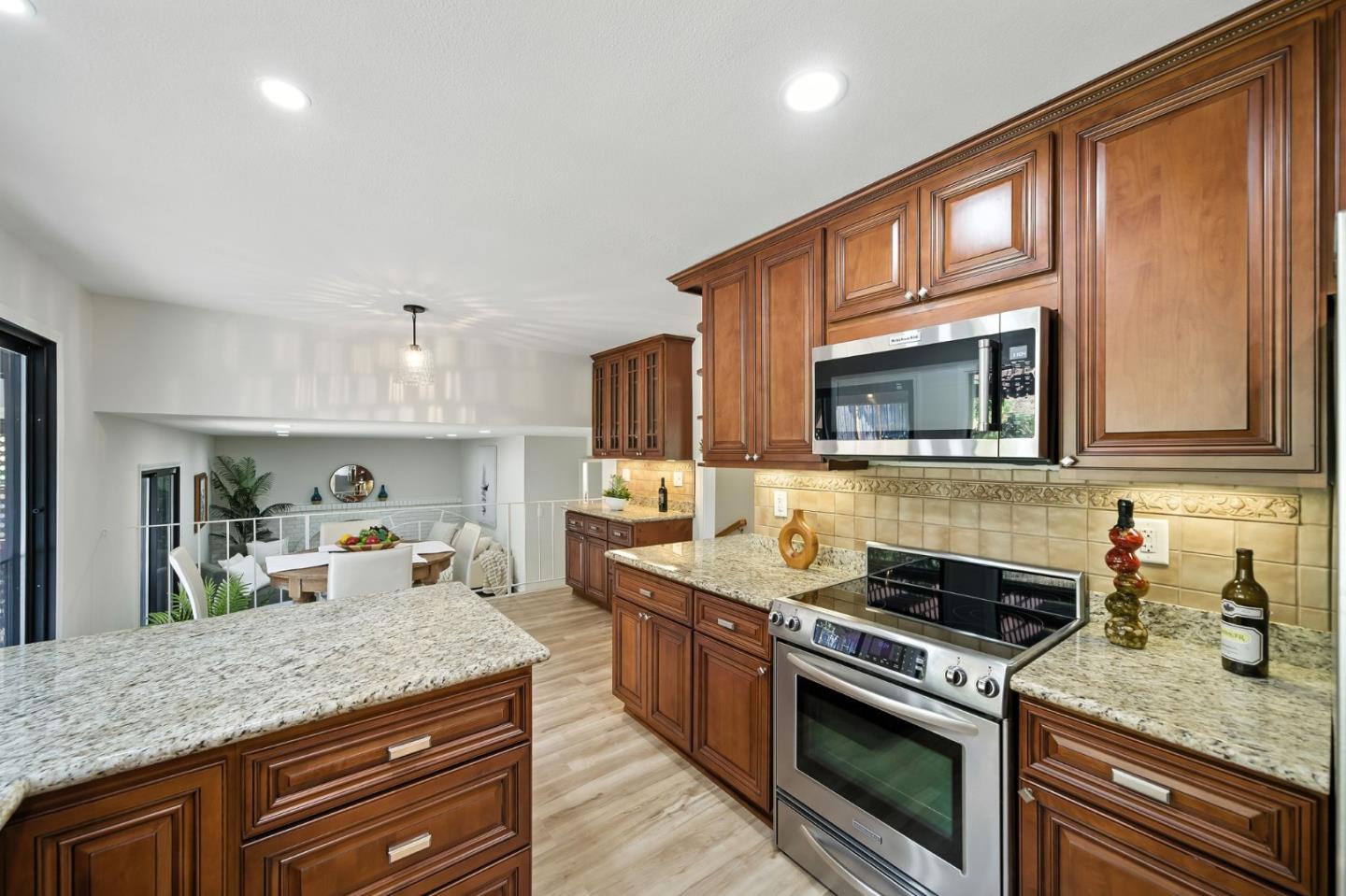 910 Foothill Drive