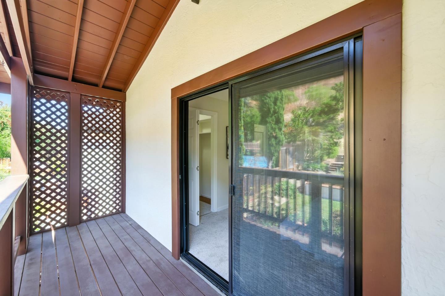 910 Foothill Drive
