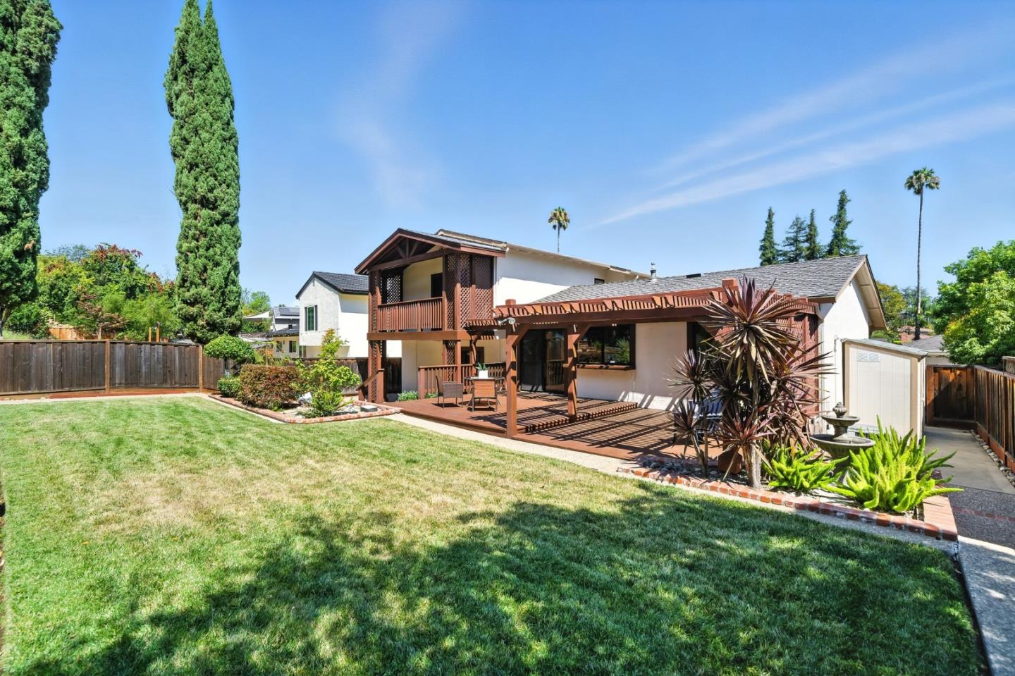 910 Foothill Drive
