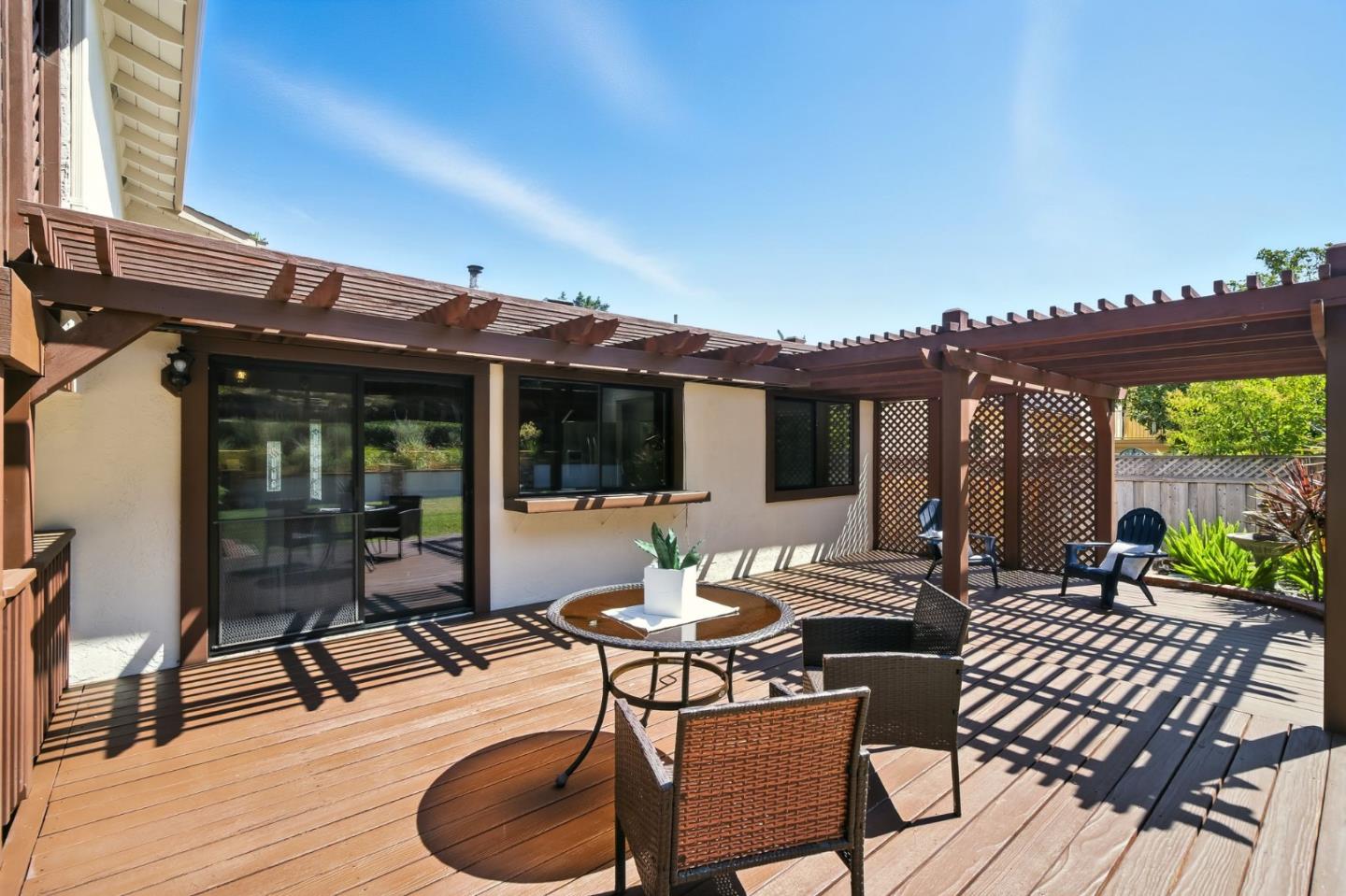 910 Foothill Drive