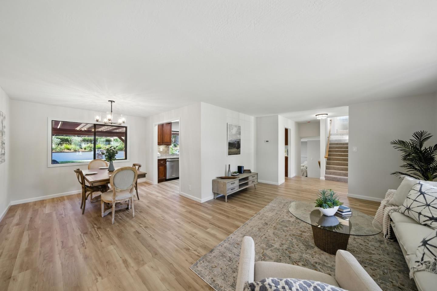 910 Foothill Drive