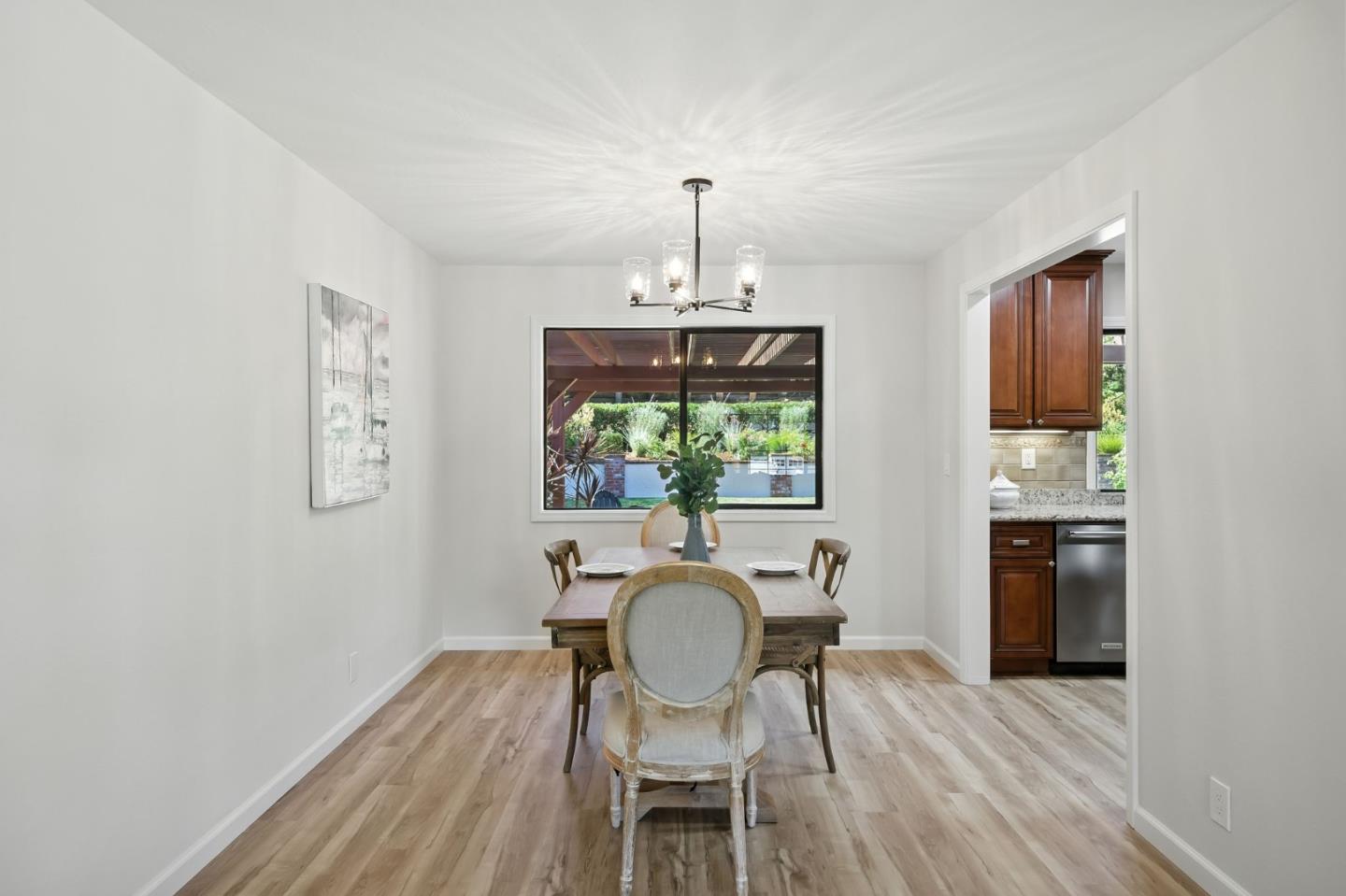 910 Foothill Drive