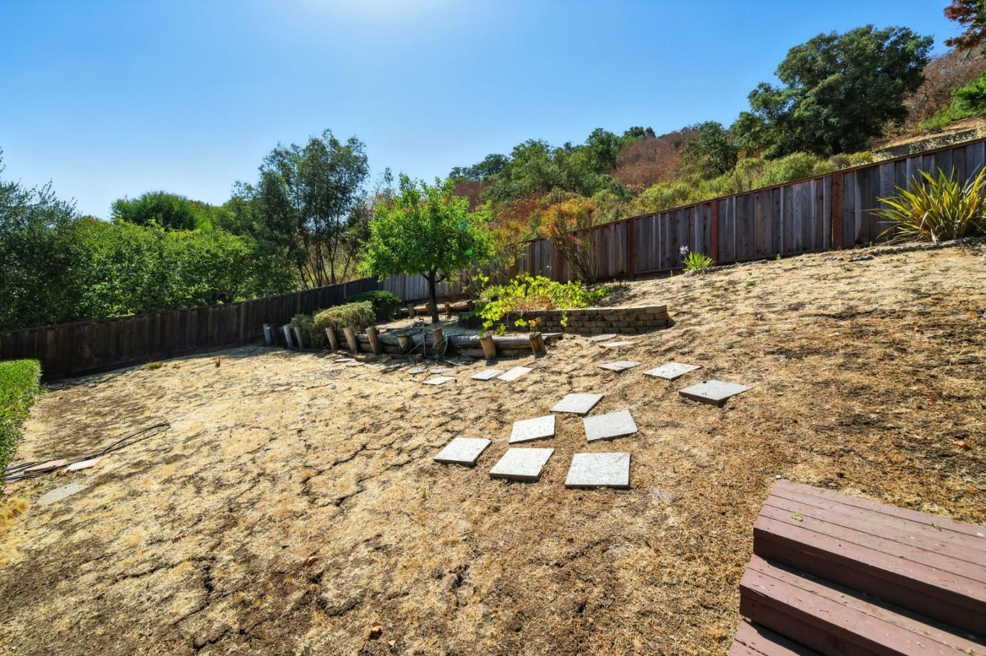 910 Foothill Drive