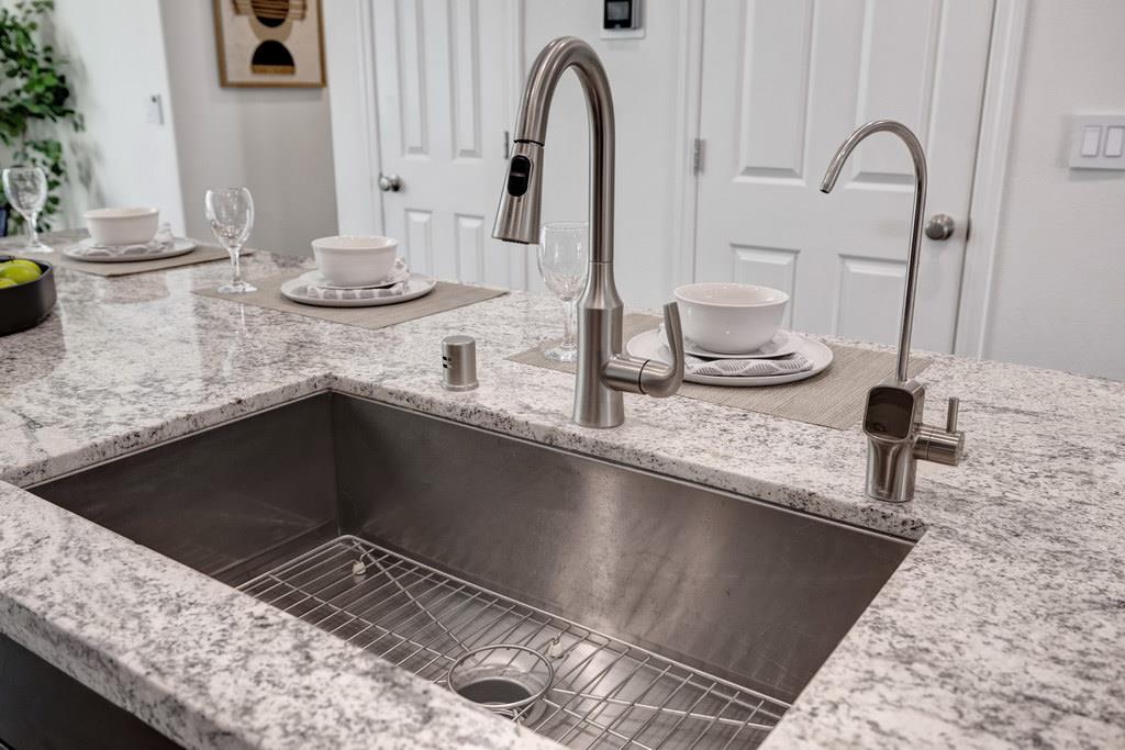 186 William Manly ST 5