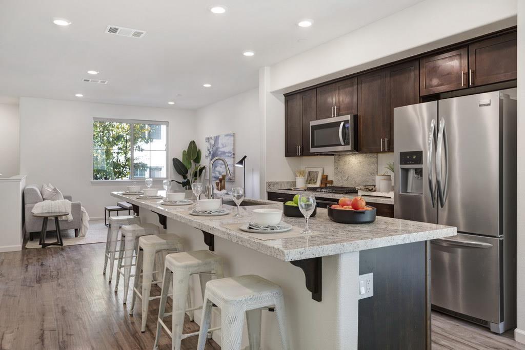 186 William Manly ST 5