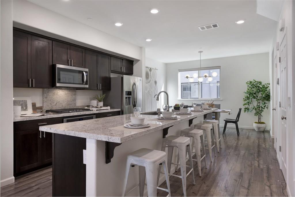 186 William Manly ST 5