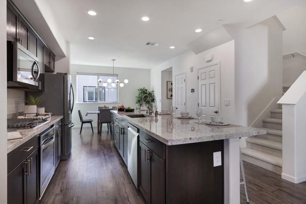 186 William Manly ST 5