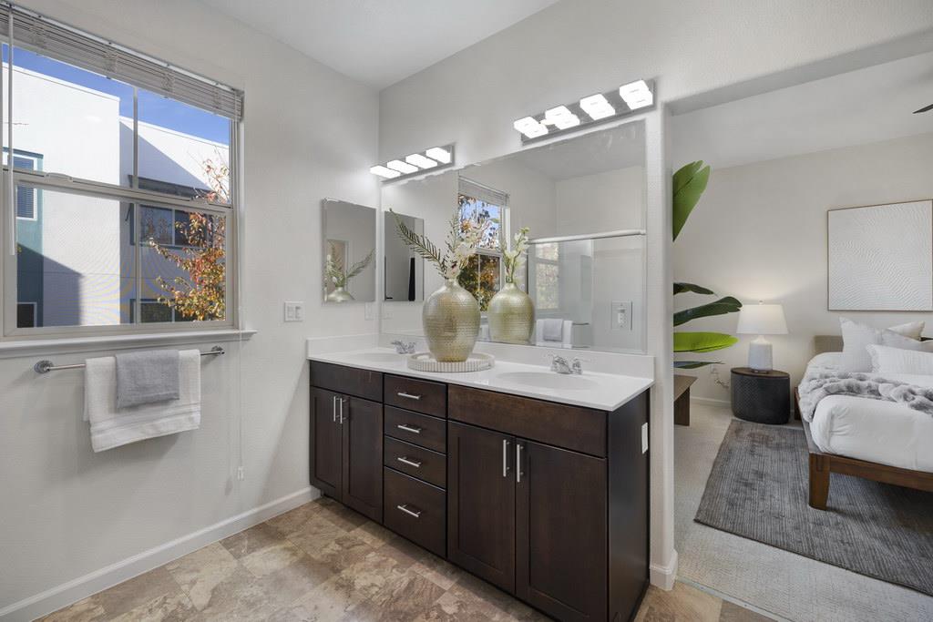 186 William Manly ST 5