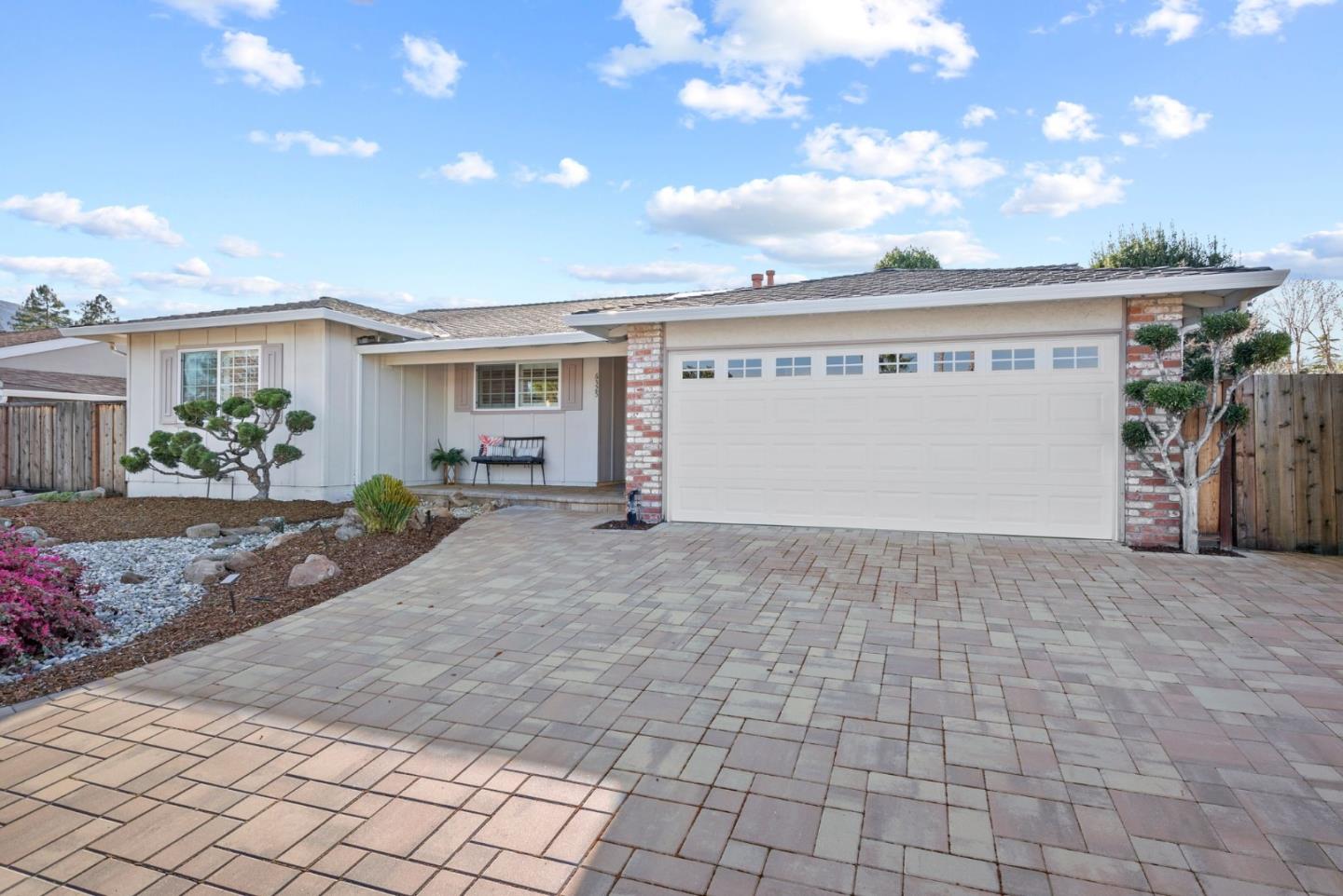 6325 Desert Flame DR