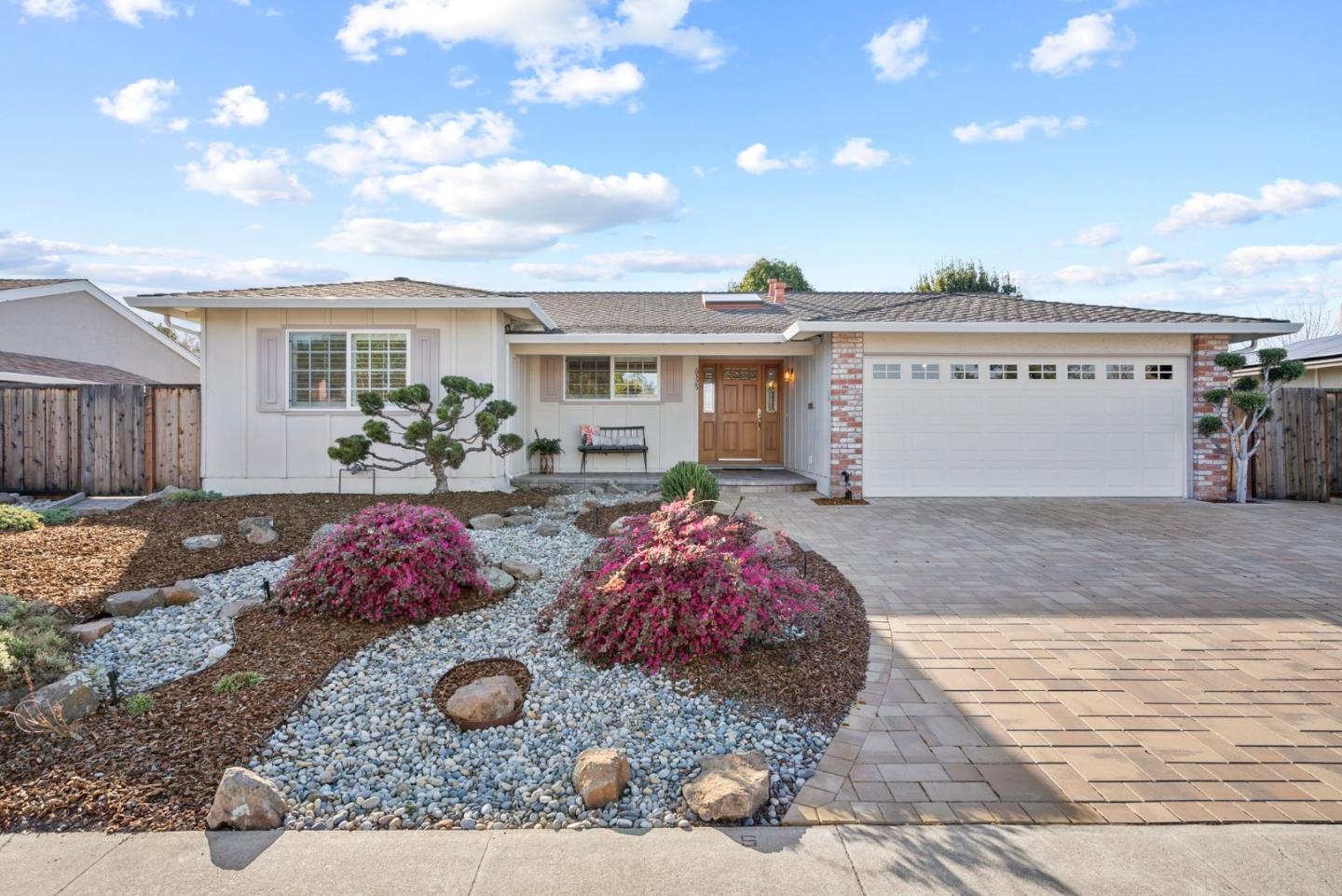 6325 Desert Flame DR