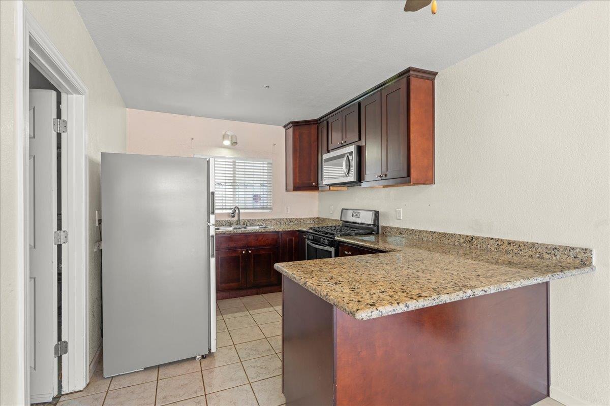 231-233 S 22nd ST