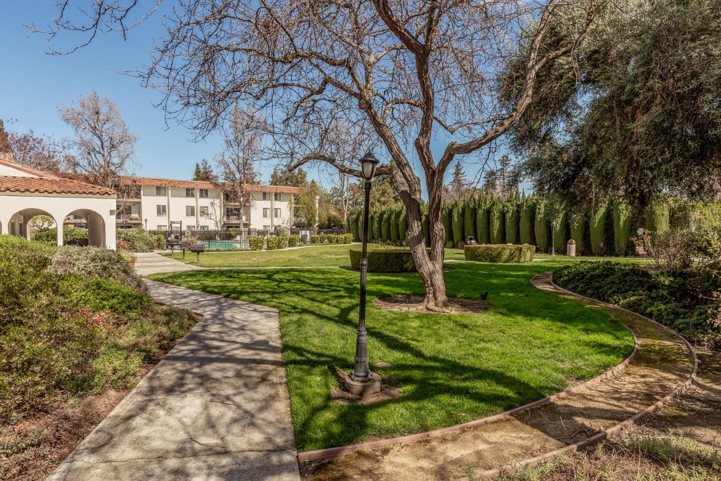 1730 Halford AVE 250